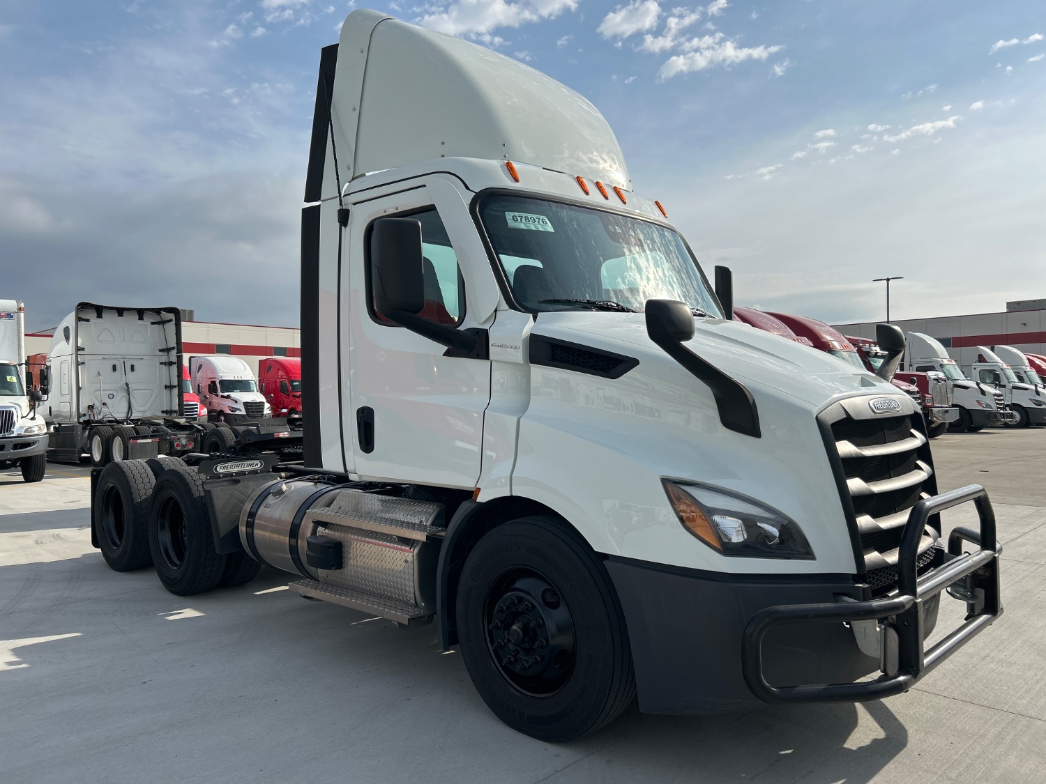 2021 Freightliner PE116DC 2021 Freightliner PE116DC - image 3 of 5