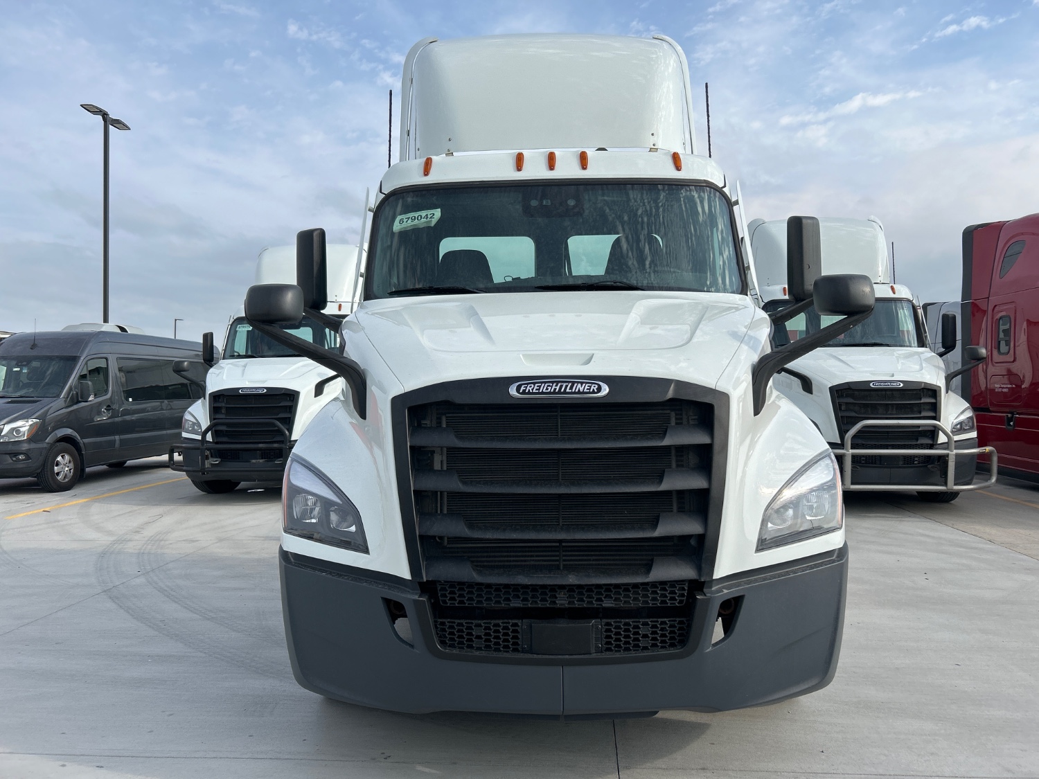 2021 Freightliner PE116DC 2021 Freightliner PE116DC - image 2 of 5