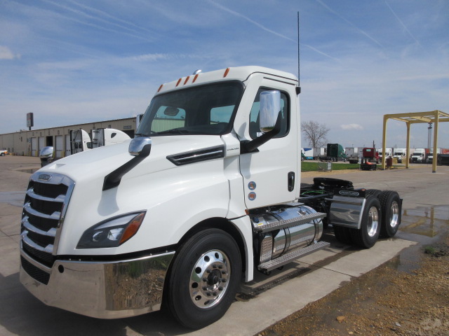 2027 Freightliner PT126DC 2027 Freightliner PT126DC - image 1 of 6