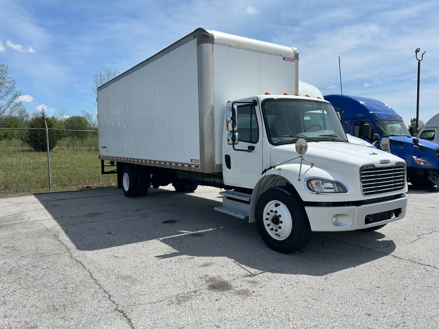 2019 Freightliner M2 106 2019 Freightliner M2 106 - image 3 of 6