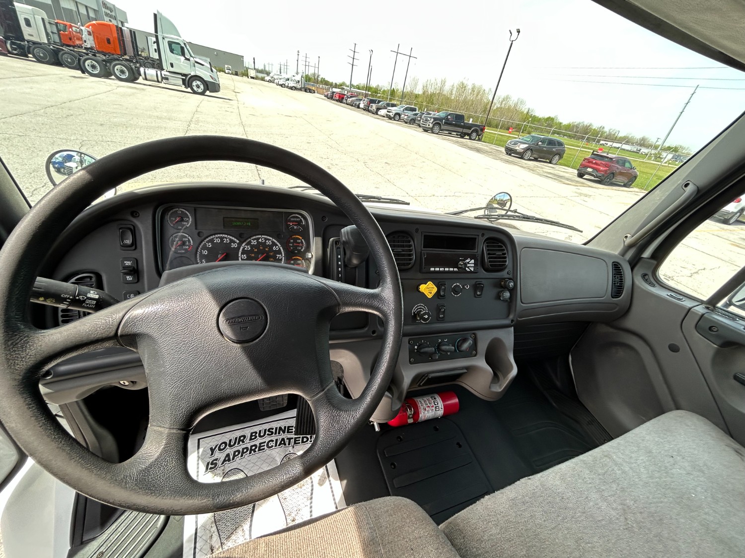2019 Freightliner M2 106 2019 Freightliner M2 106 - image 5 of 6
