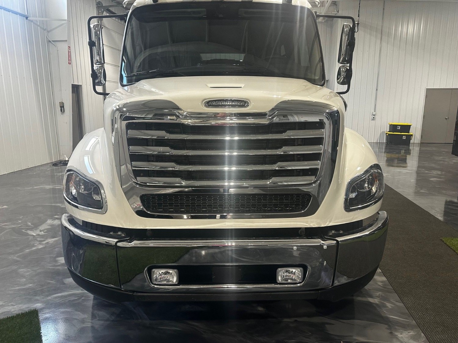 2026 Freightliner M2 106+ 2026 Freightliner M2 106+ - image 2 of 6