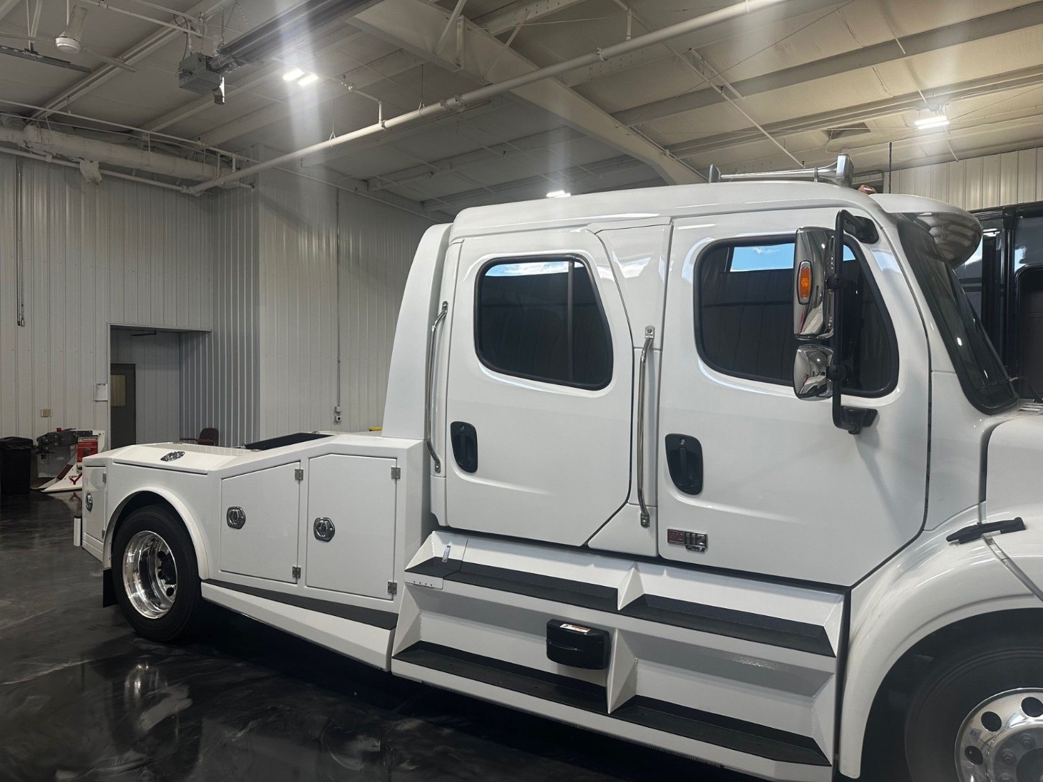 2026 Freightliner M2 106+ 2026 Freightliner M2 106+ - image 4 of 6