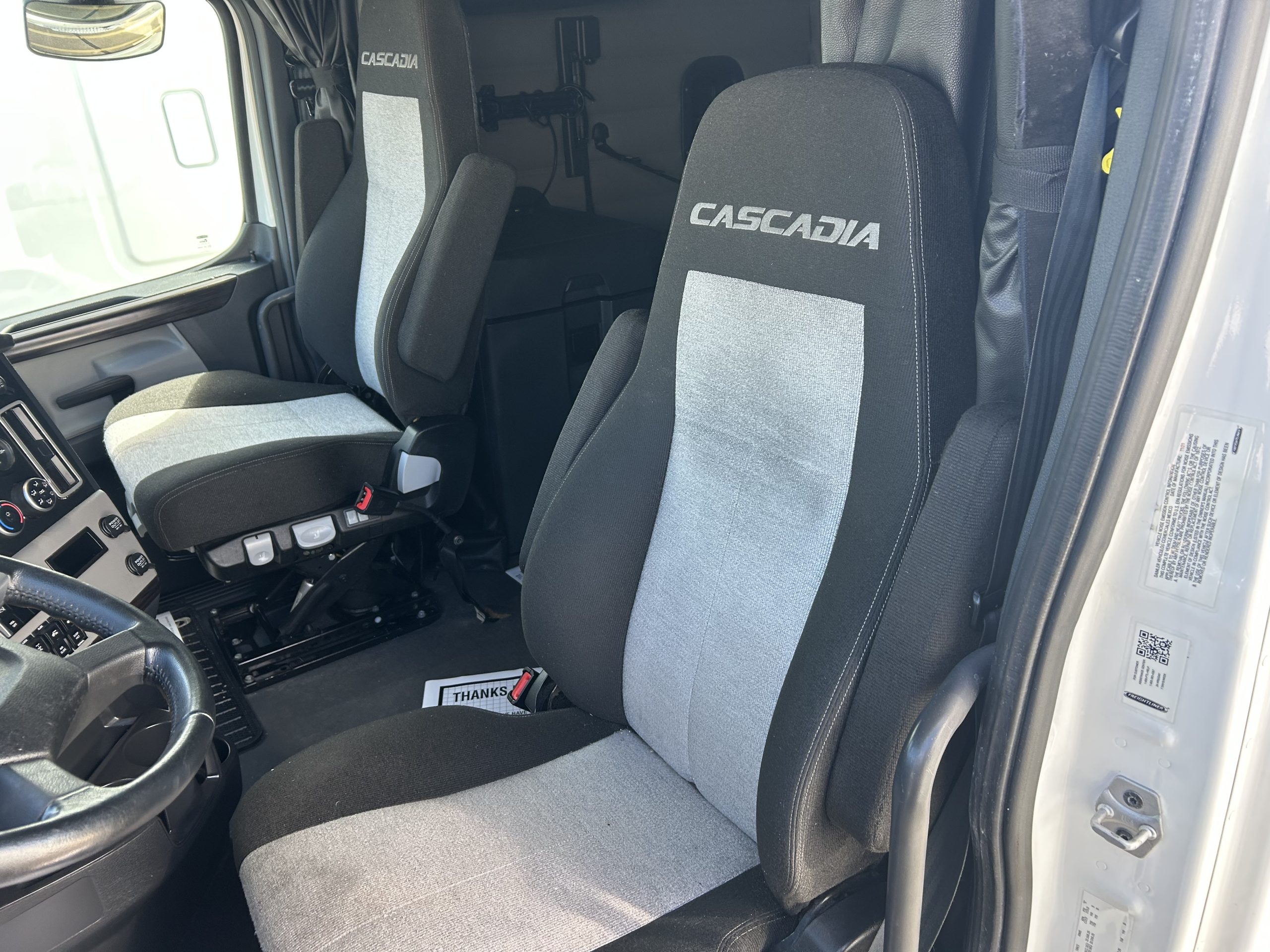 2022 Freightliner PT126SLP 2022 Freightliner PT126SLP - image 5 of 6