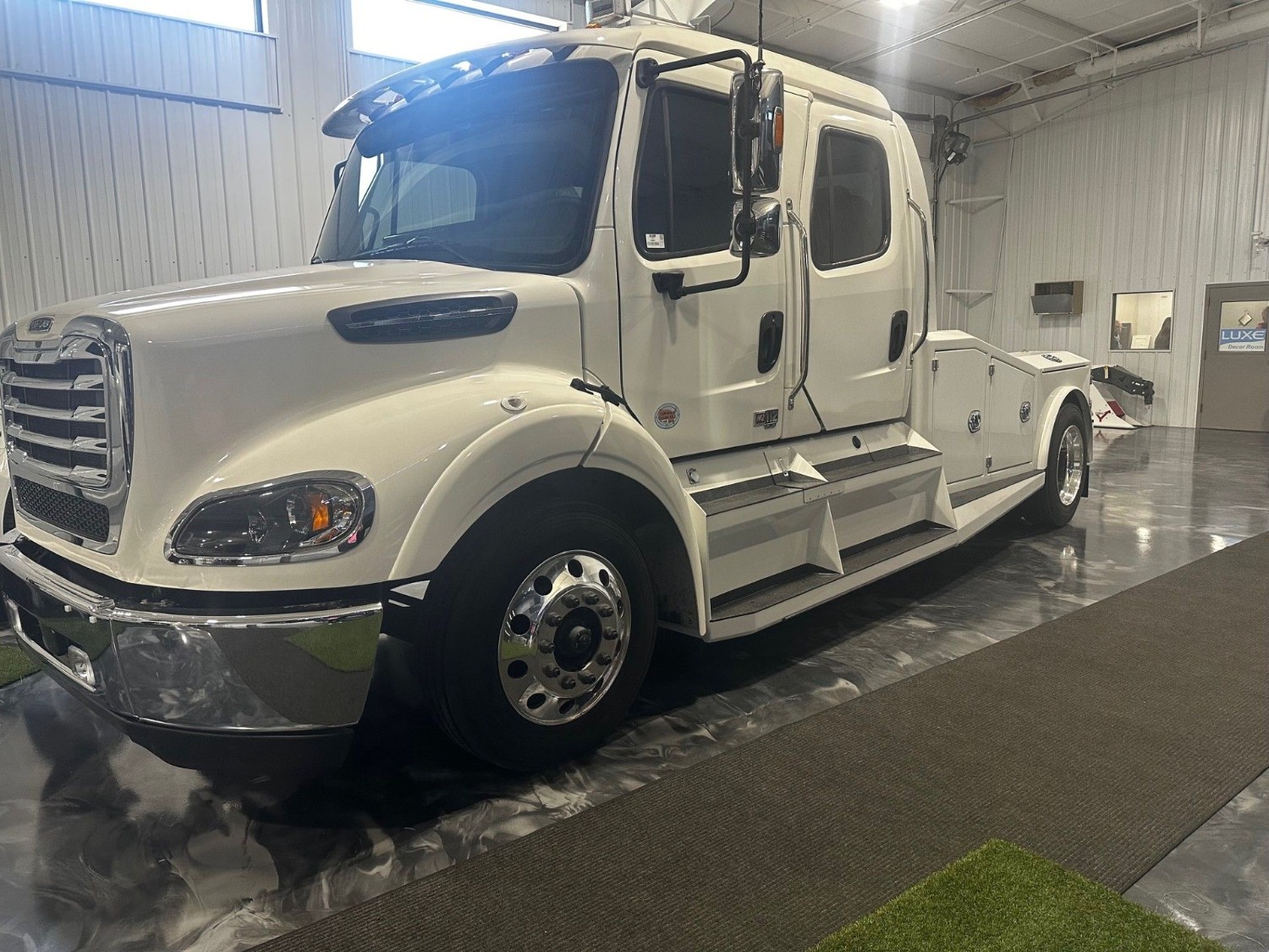 2026 Freightliner M2 106+ 2026 Freightliner M2 106+ - image 1 of 6