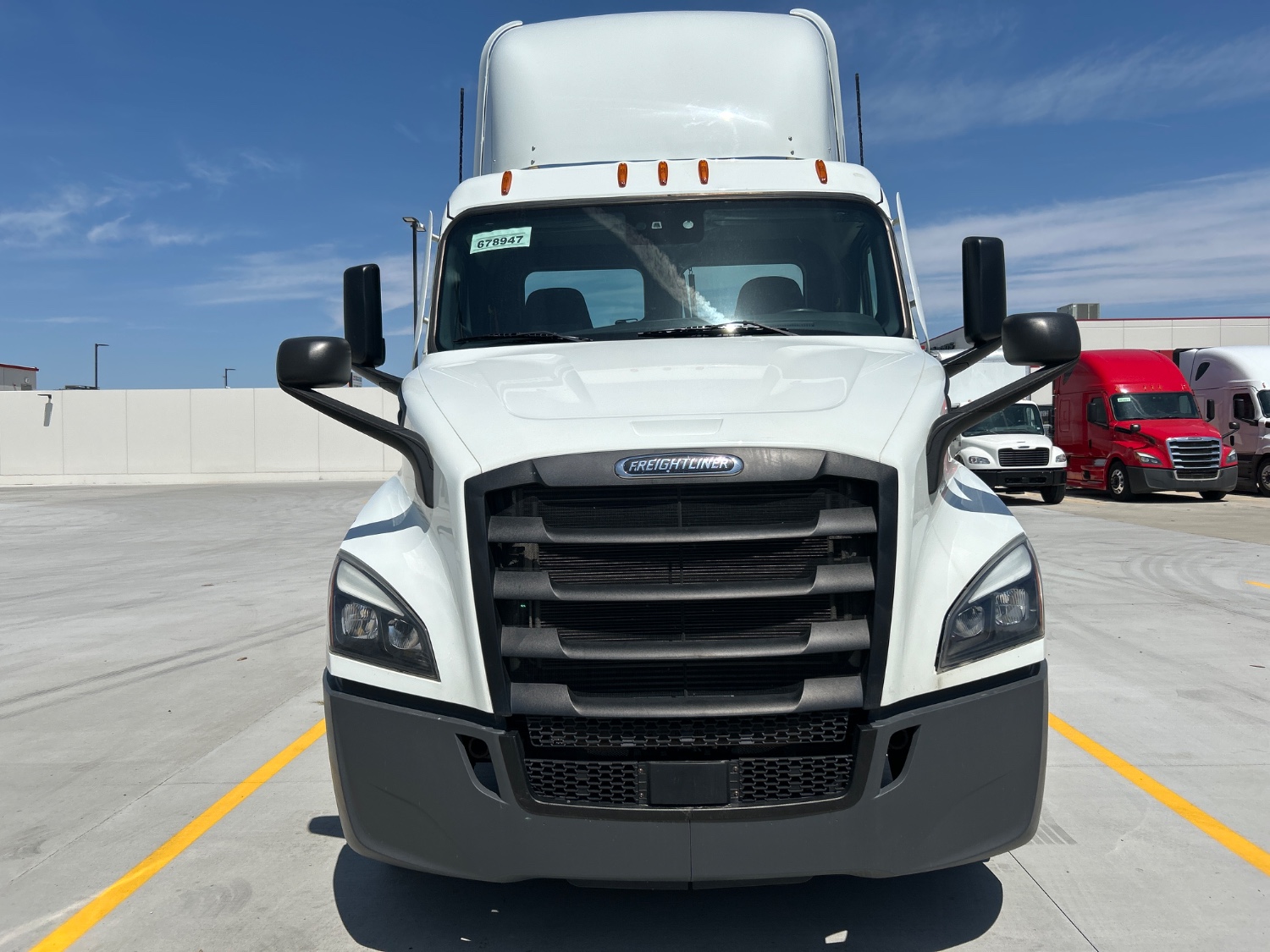 2021 Freightliner PE116DC 2021 Freightliner PE116DC - image 2 of 5