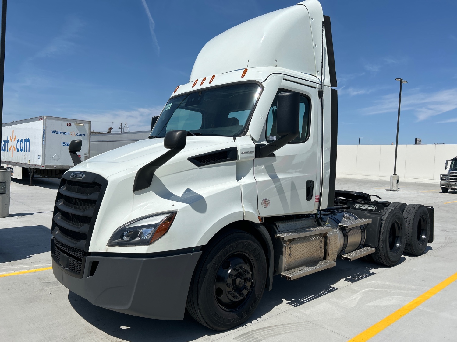 2021 Freightliner PE116DC 2021 Freightliner PE116DC - image 1 of 5
