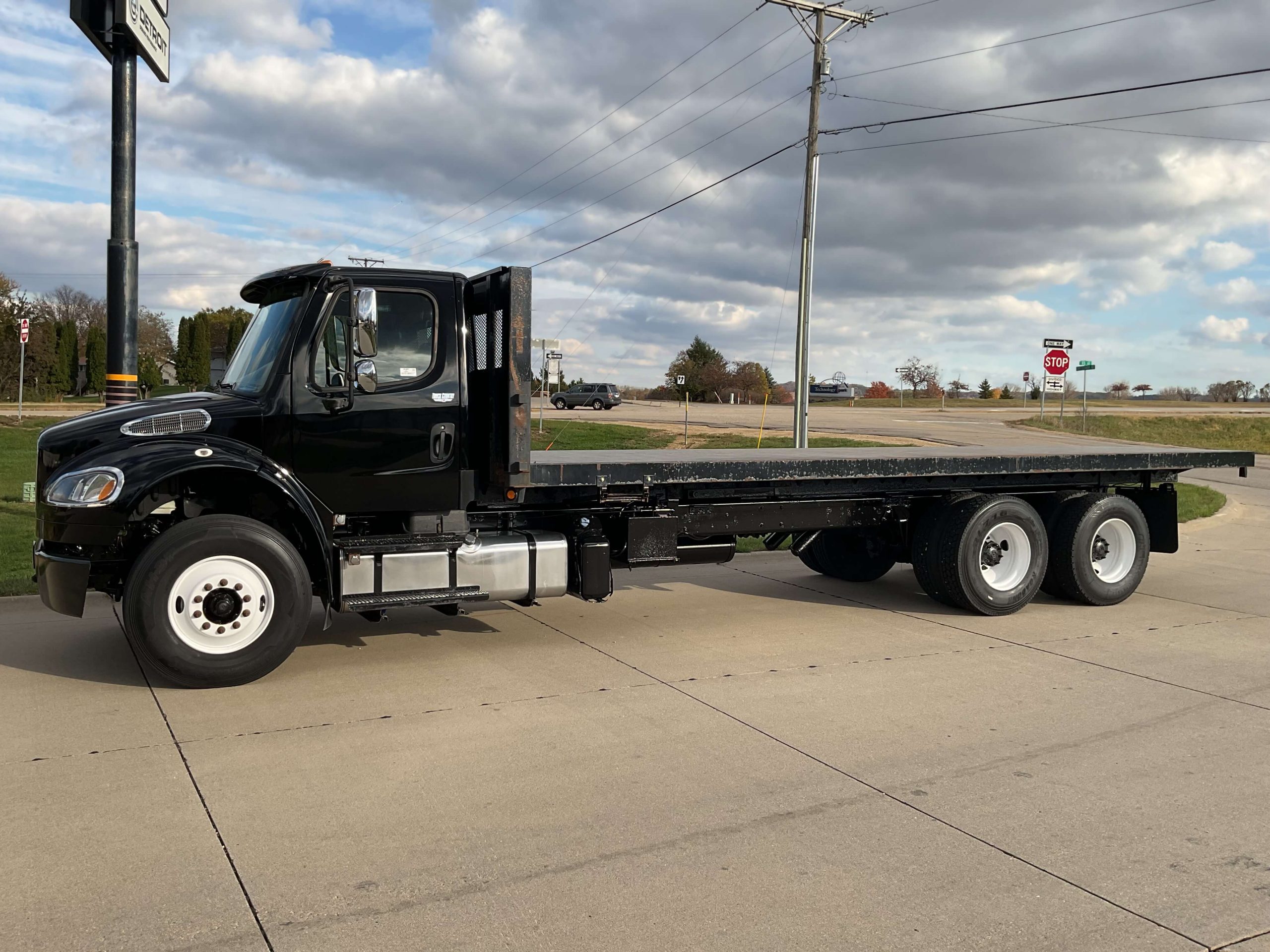 2017 Freightliner M2 106 068Rf00000dvK1x 2017 Freightliner M2 106 068Rf00000dvK1x