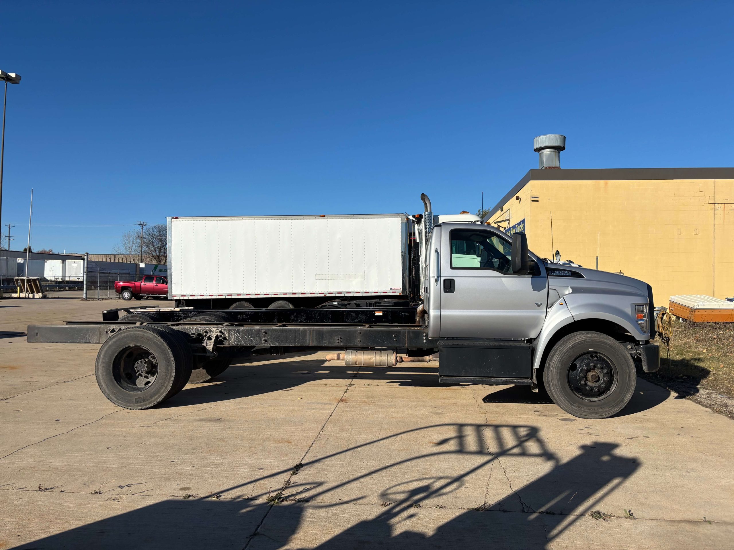 2022 Ford F650 2022 Ford F650 - image 5 of 6