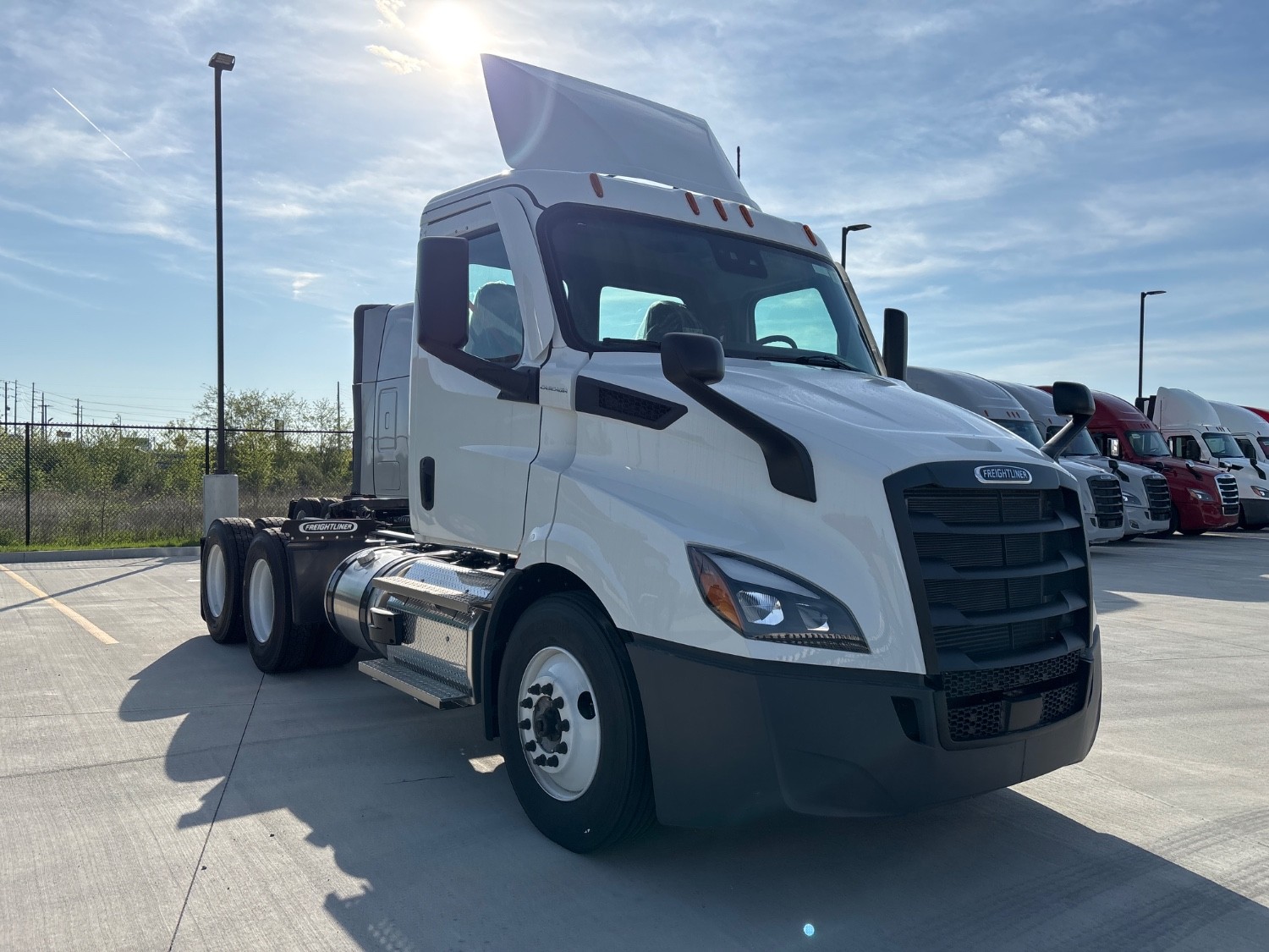 2026 Freightliner PE116DC 2026 Freightliner PE116DC - image 3 of 5