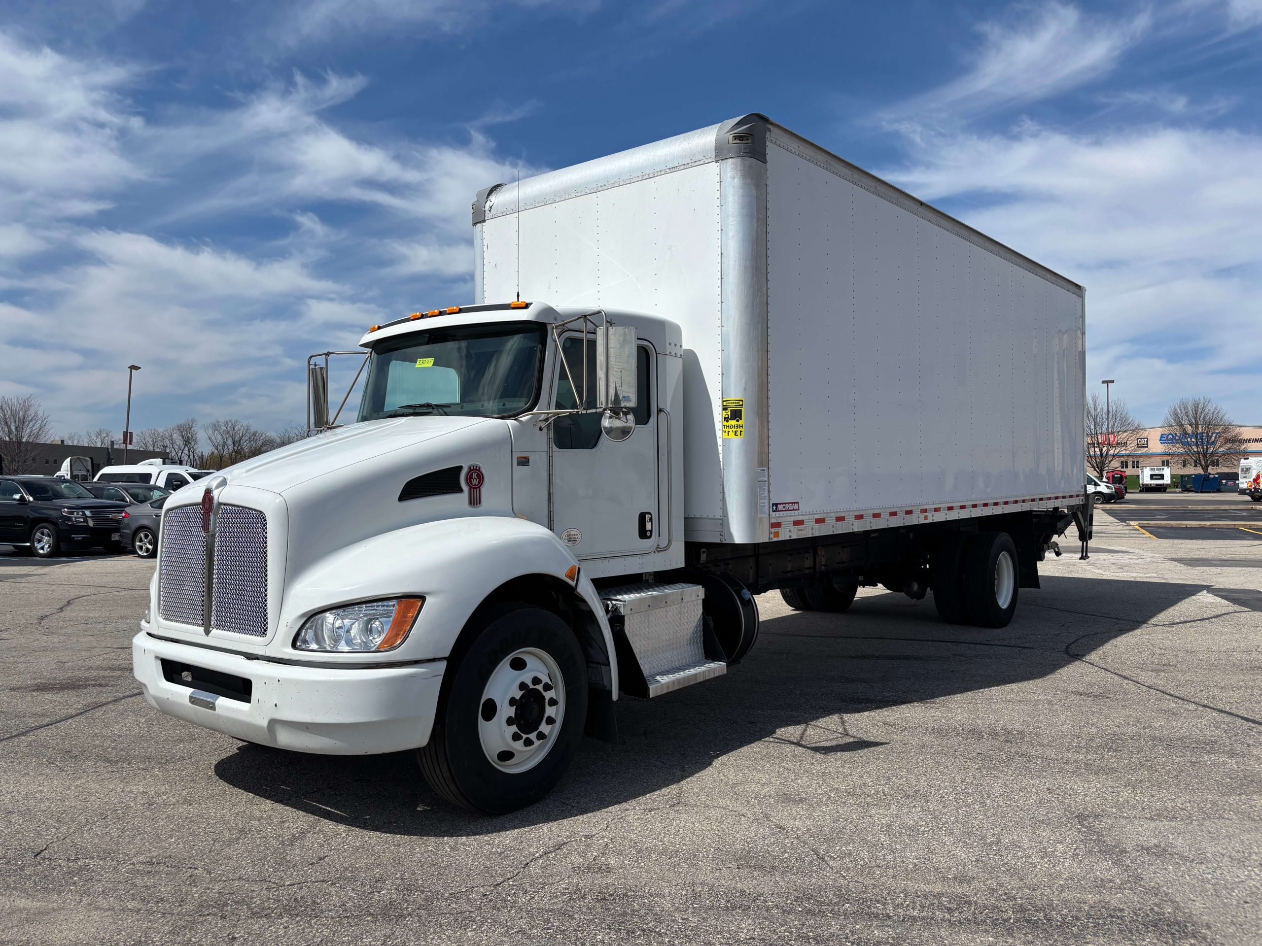 2022 Kenworth T270 2022 Kenworth T270 - image 1 of 5