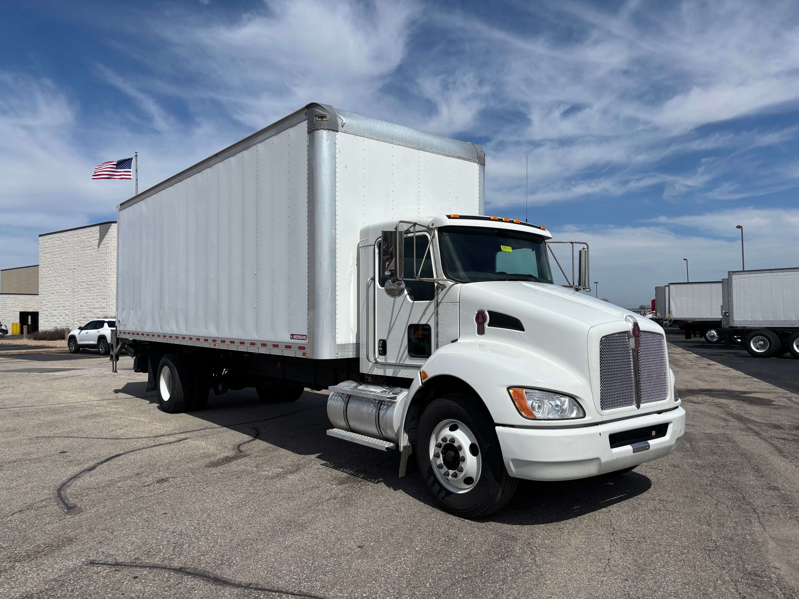 2022 Kenworth T270 2022 Kenworth T270 - image 3 of 5