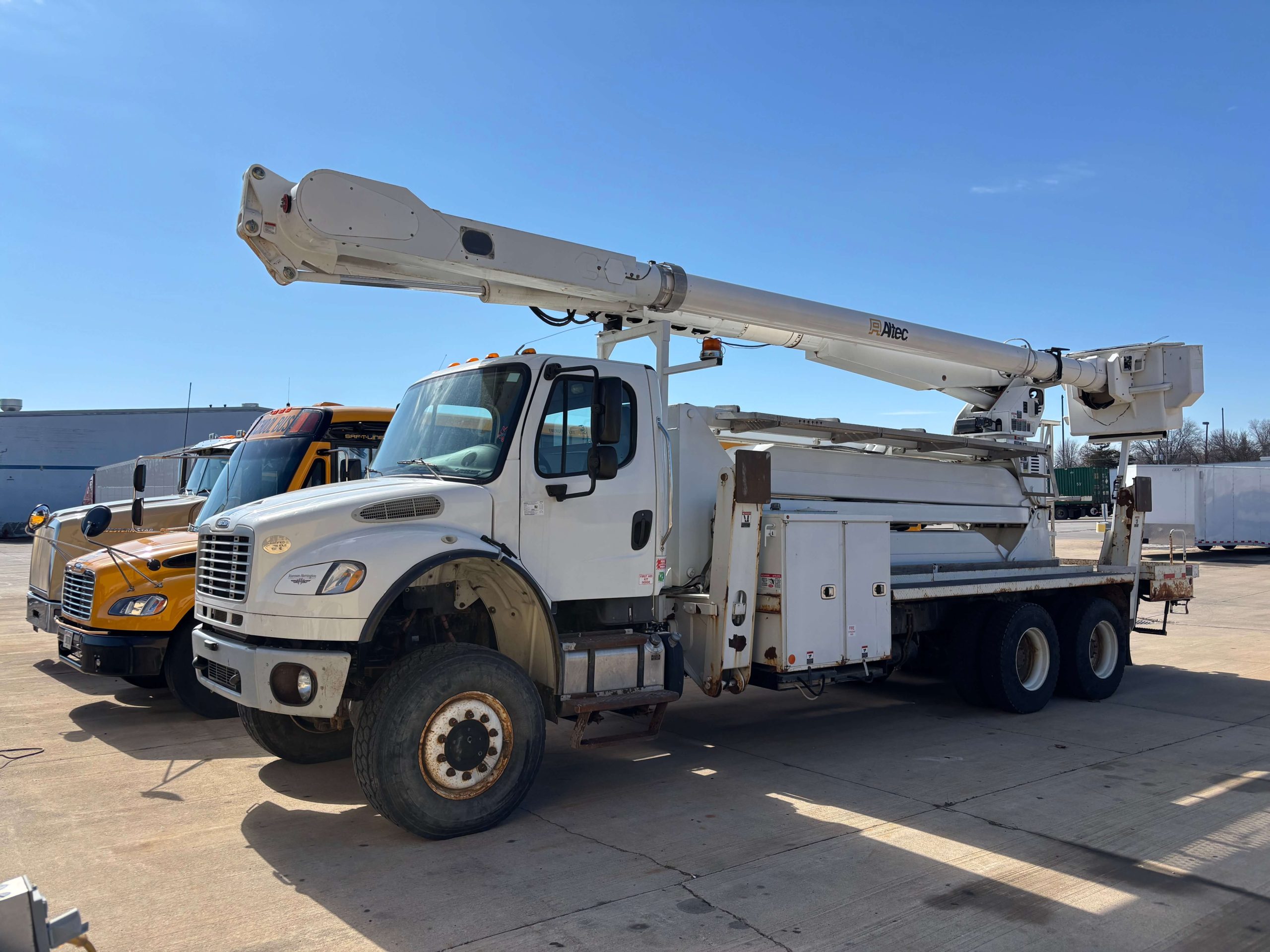 2015 Freightliner M280 2015 Freightliner M280 - image 1 of 1