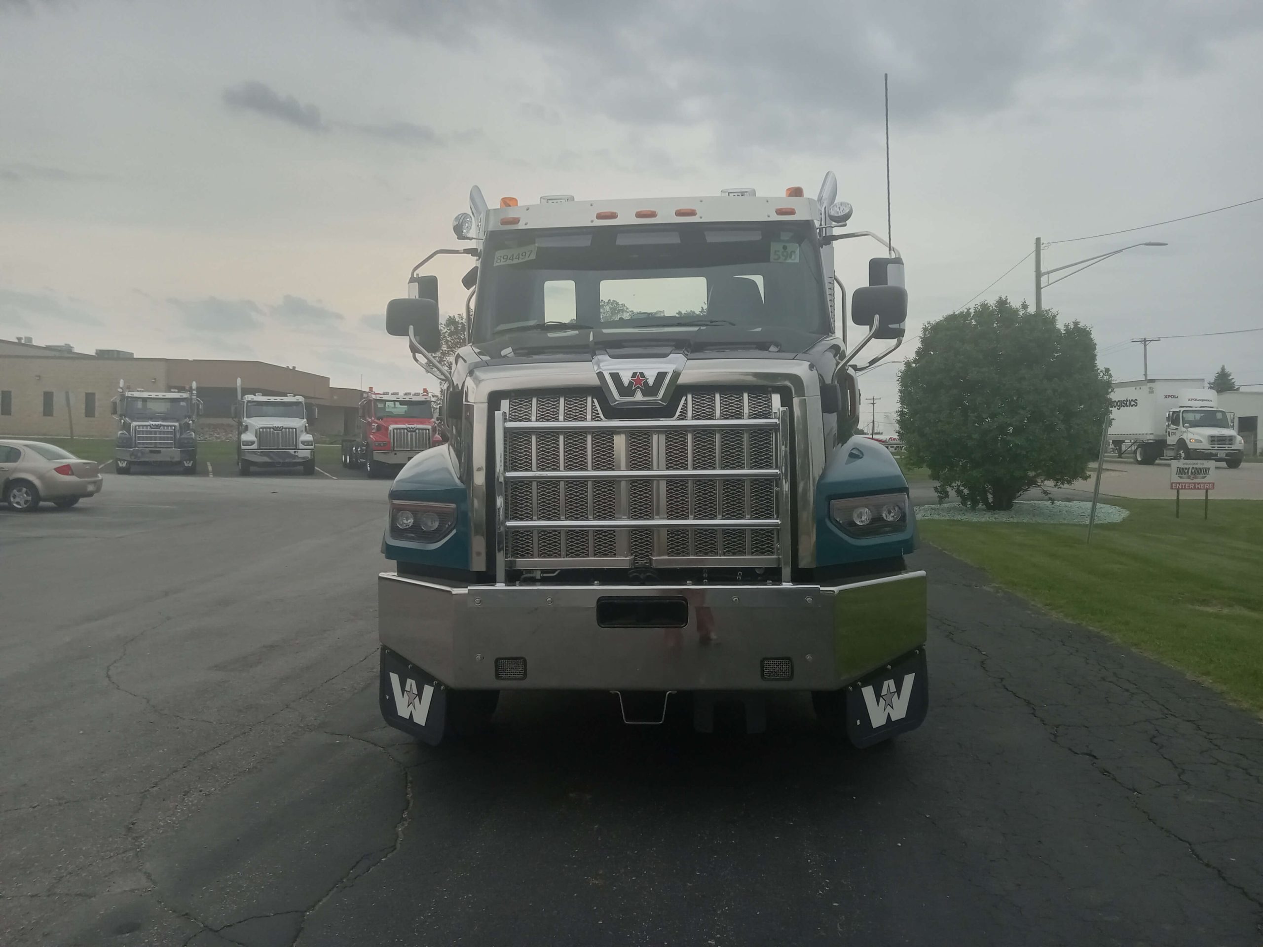 2025 Western Star 49X 2025 Western Star 49X - image 2 of 6