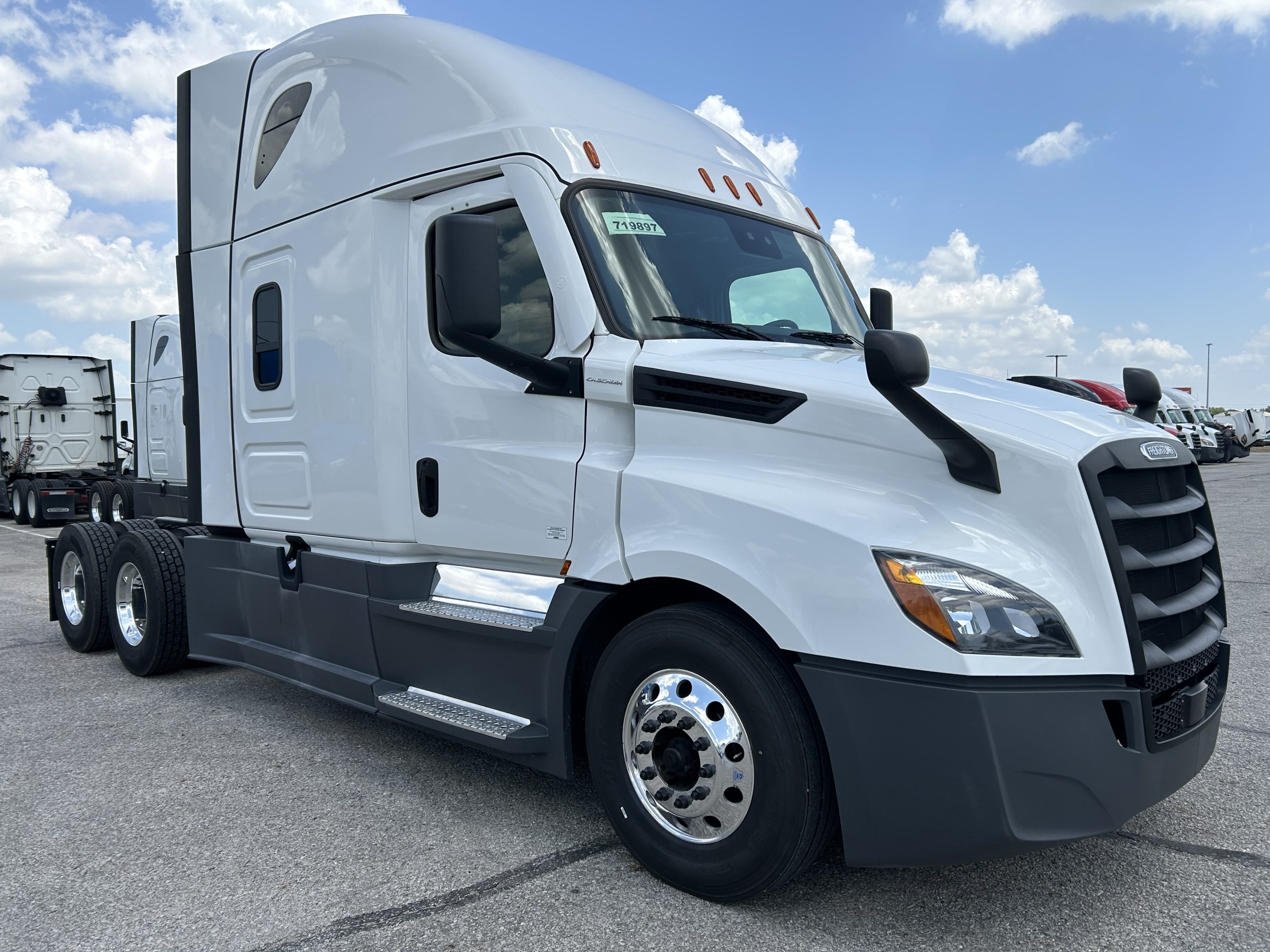 2022 Freightliner PT126SLP 2022 Freightliner PT126SLP - image 3 of 6