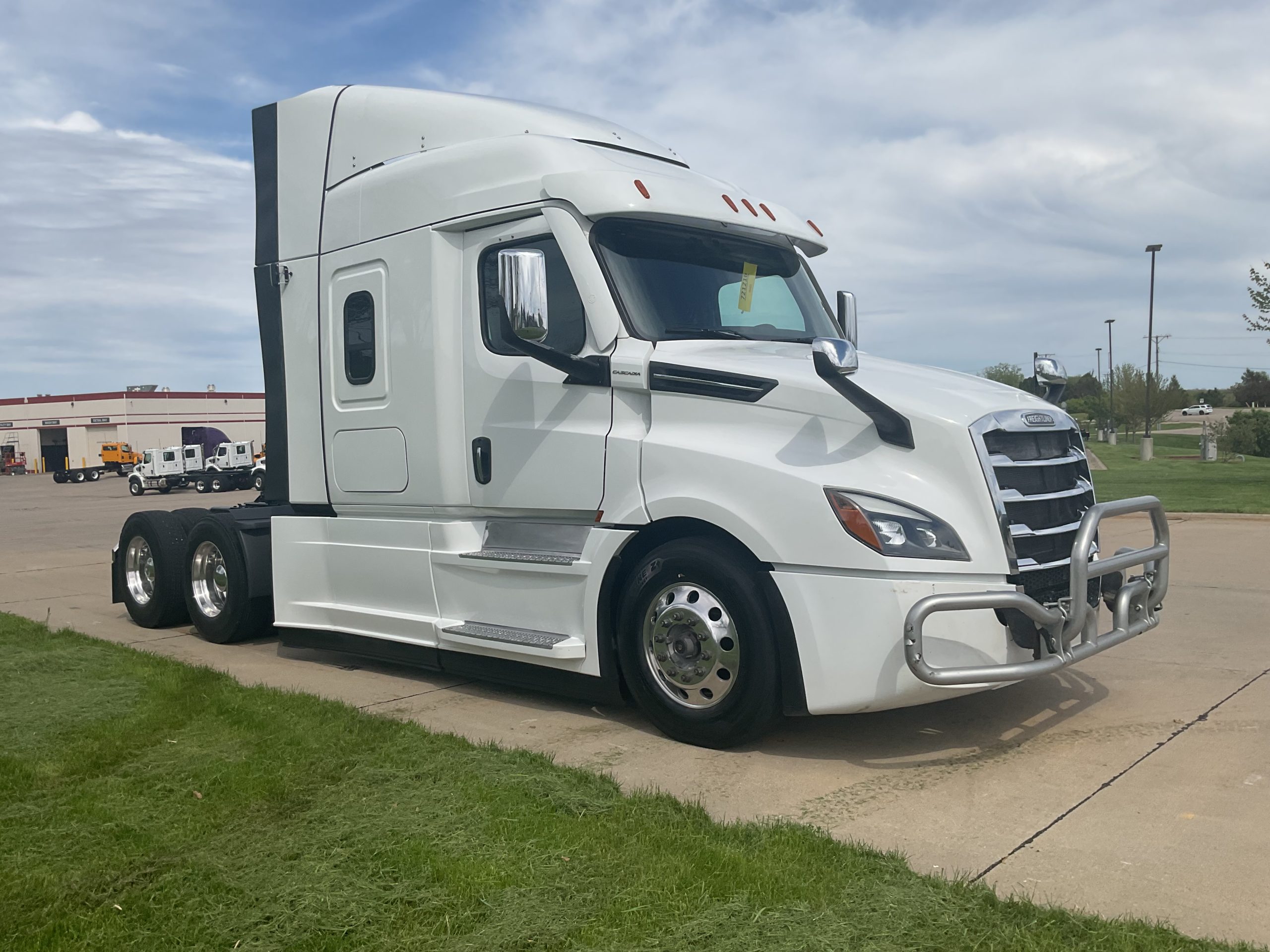 2022 Freightliner PT126SLP 2022 Freightliner PT126SLP - image 3 of 6