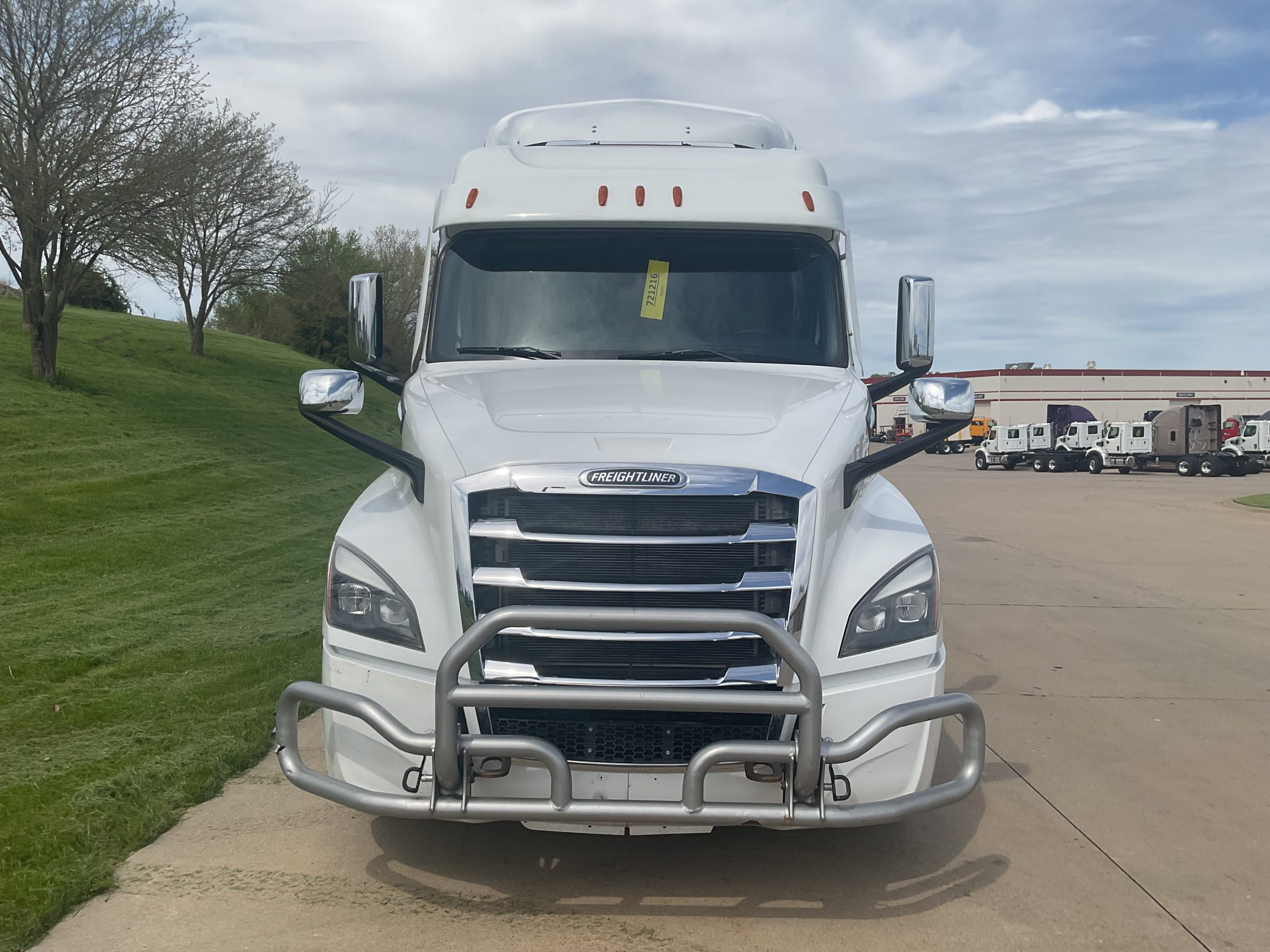 2022 Freightliner PT126SLP 2022 Freightliner PT126SLP - image 2 of 6