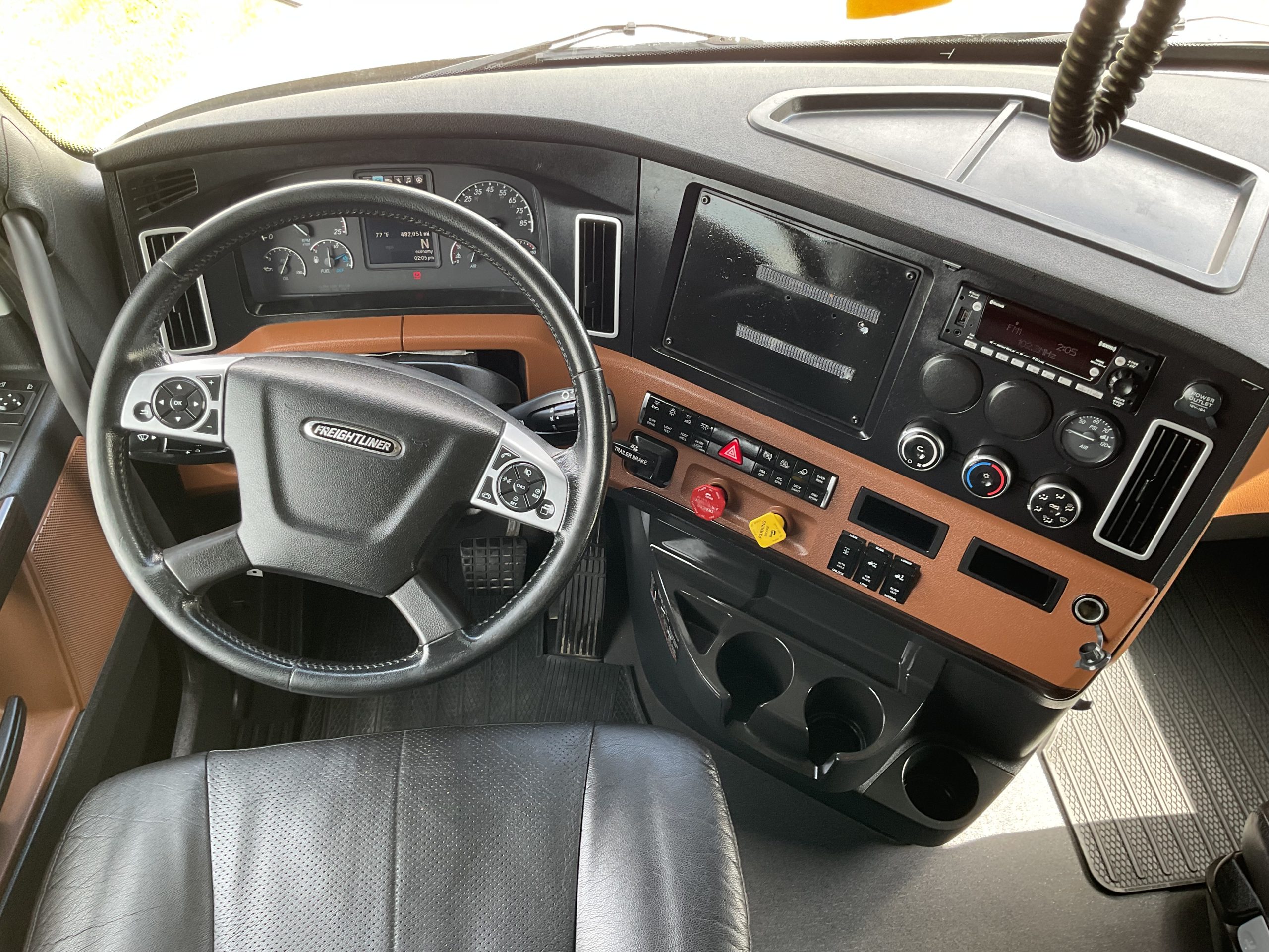 2022 Freightliner PT126SLP 2022 Freightliner PT126SLP - image 5 of 6