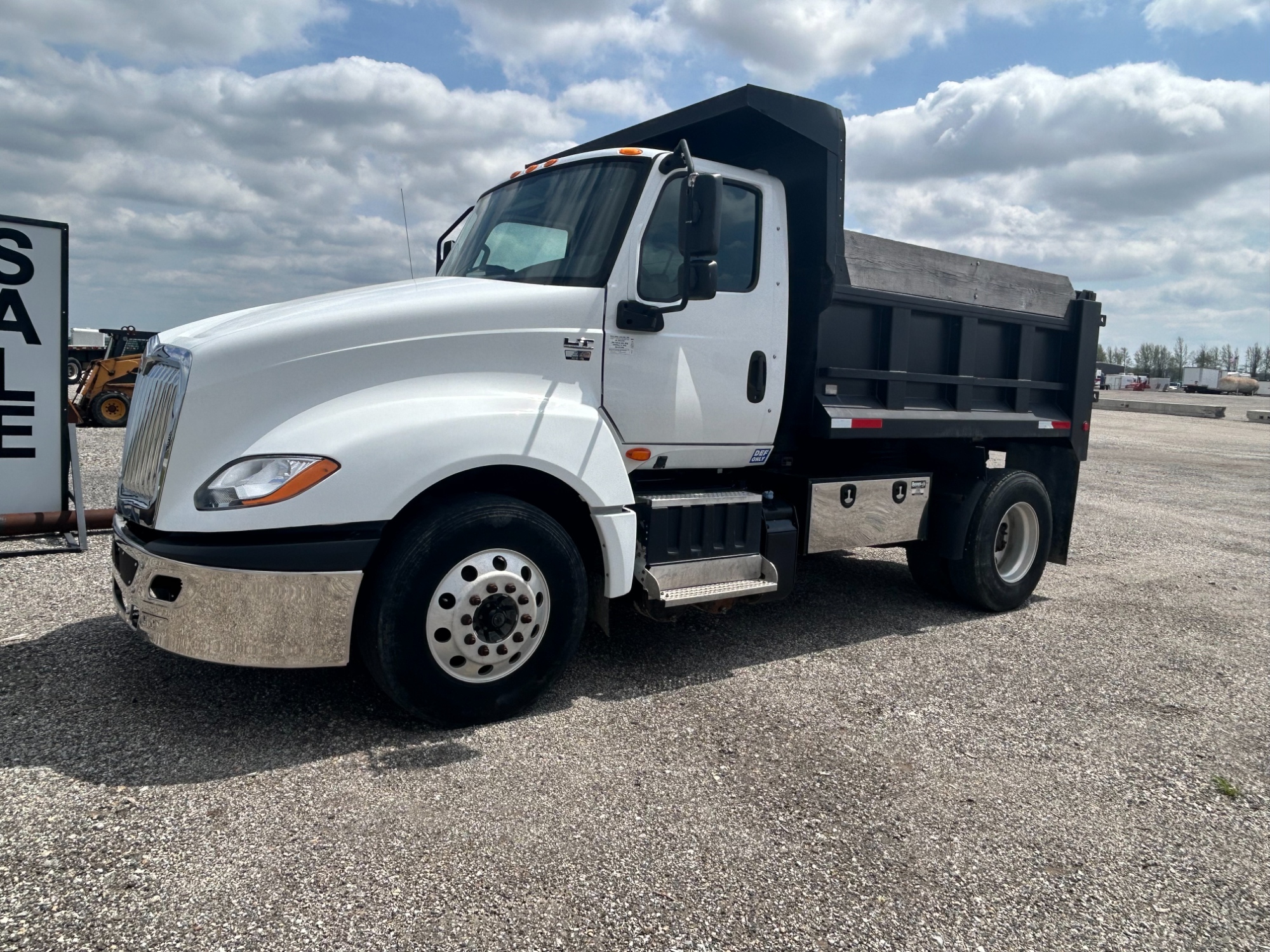 2018 International LT625 2018 International LT625 - image 1 of 1