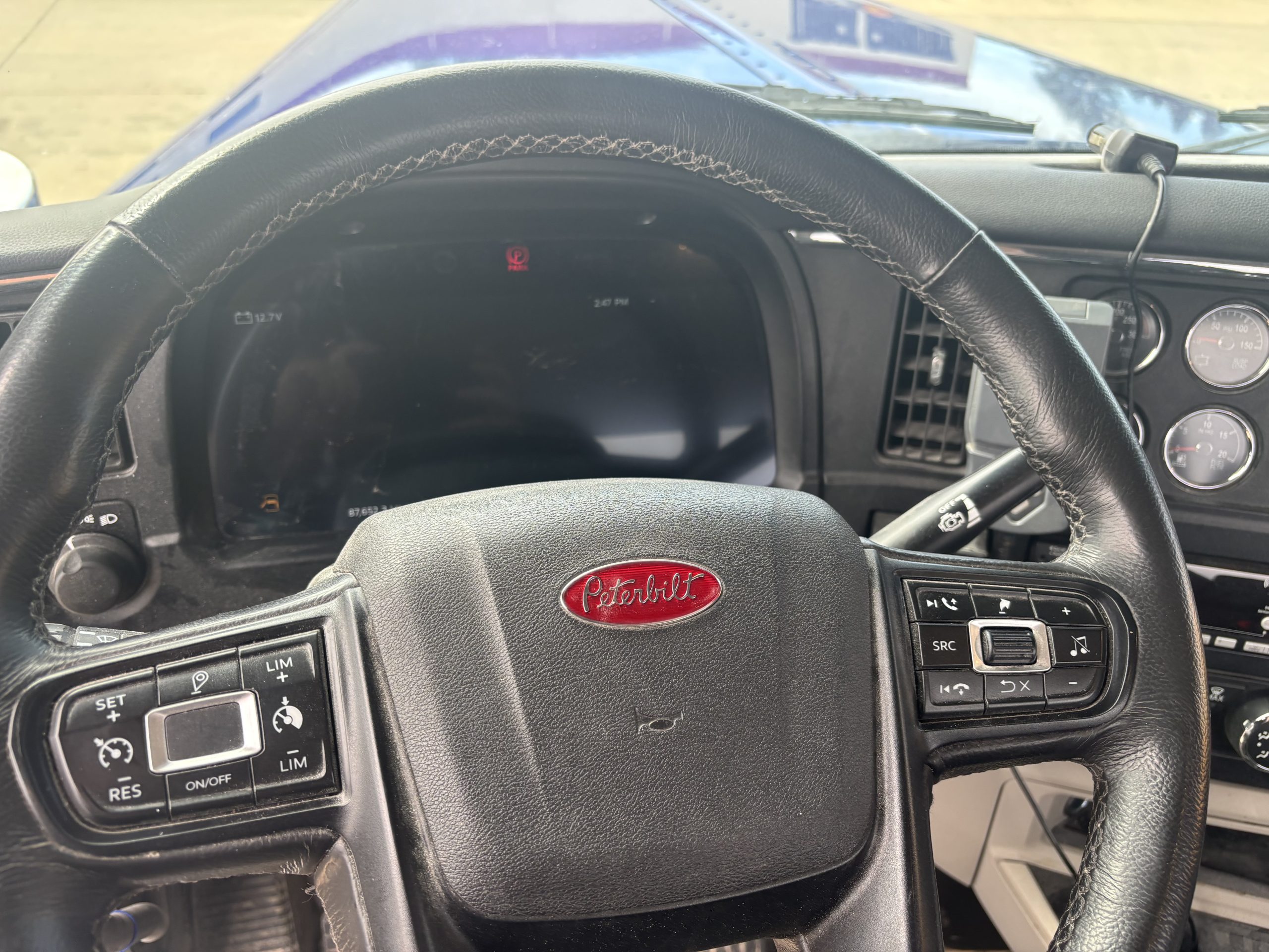 2025 Peterbilt 587 2025 Peterbilt 587 - image 6 of 6