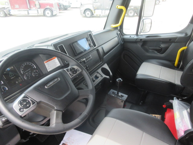 2027 Freightliner 114SD+ 2027 Freightliner 114SD+ - image 5 of 6