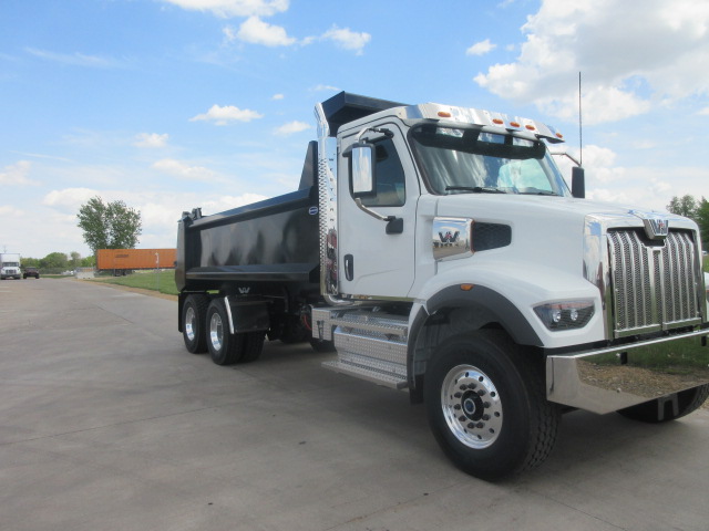 2027 Western Star 47X 2027 Western Star 47X - image 3 of 6
