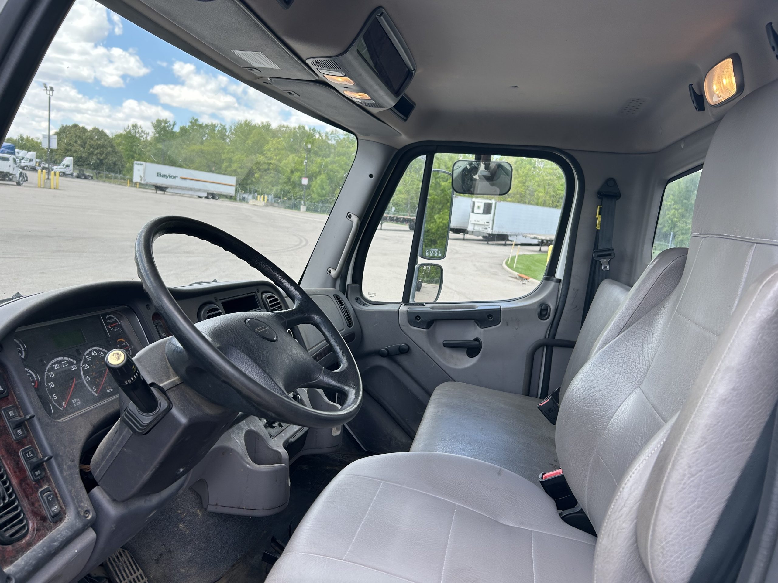 2022 Freightliner M2 106 2022 Freightliner M2 106 - image 5 of 5