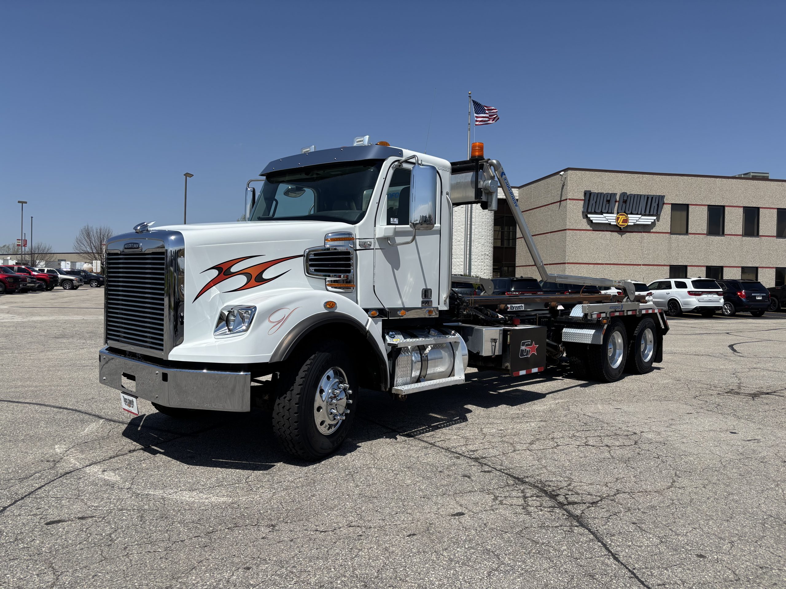 2023 Freightliner 122SD 2023 Freightliner 122SD - image 1 of 6