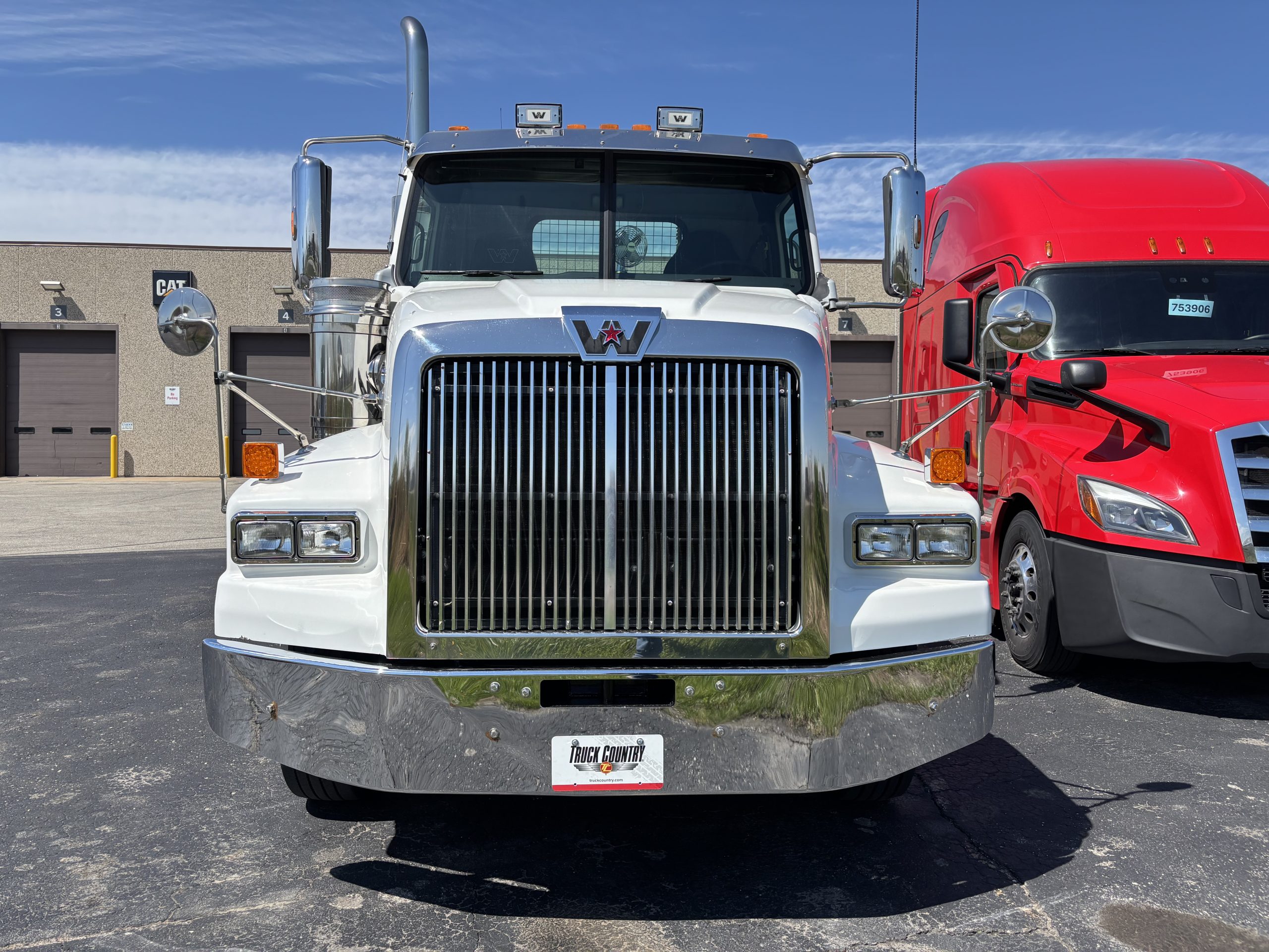 2016 Western Star 4900SA 2016 Western Star 4900SA - image 2 of 4