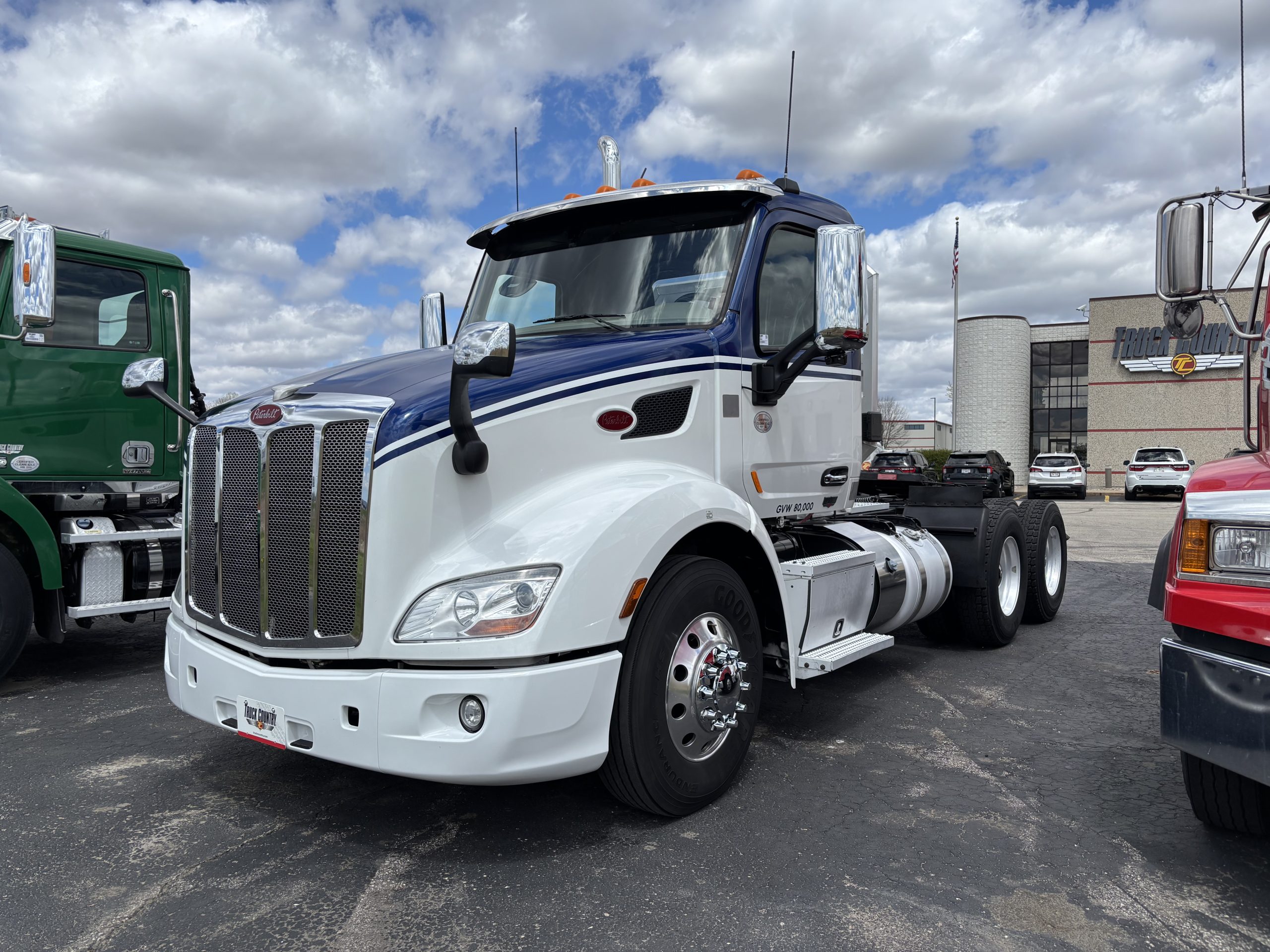 2019 Peterbilt 579 2019 Peterbilt 579 - image 1 of 6