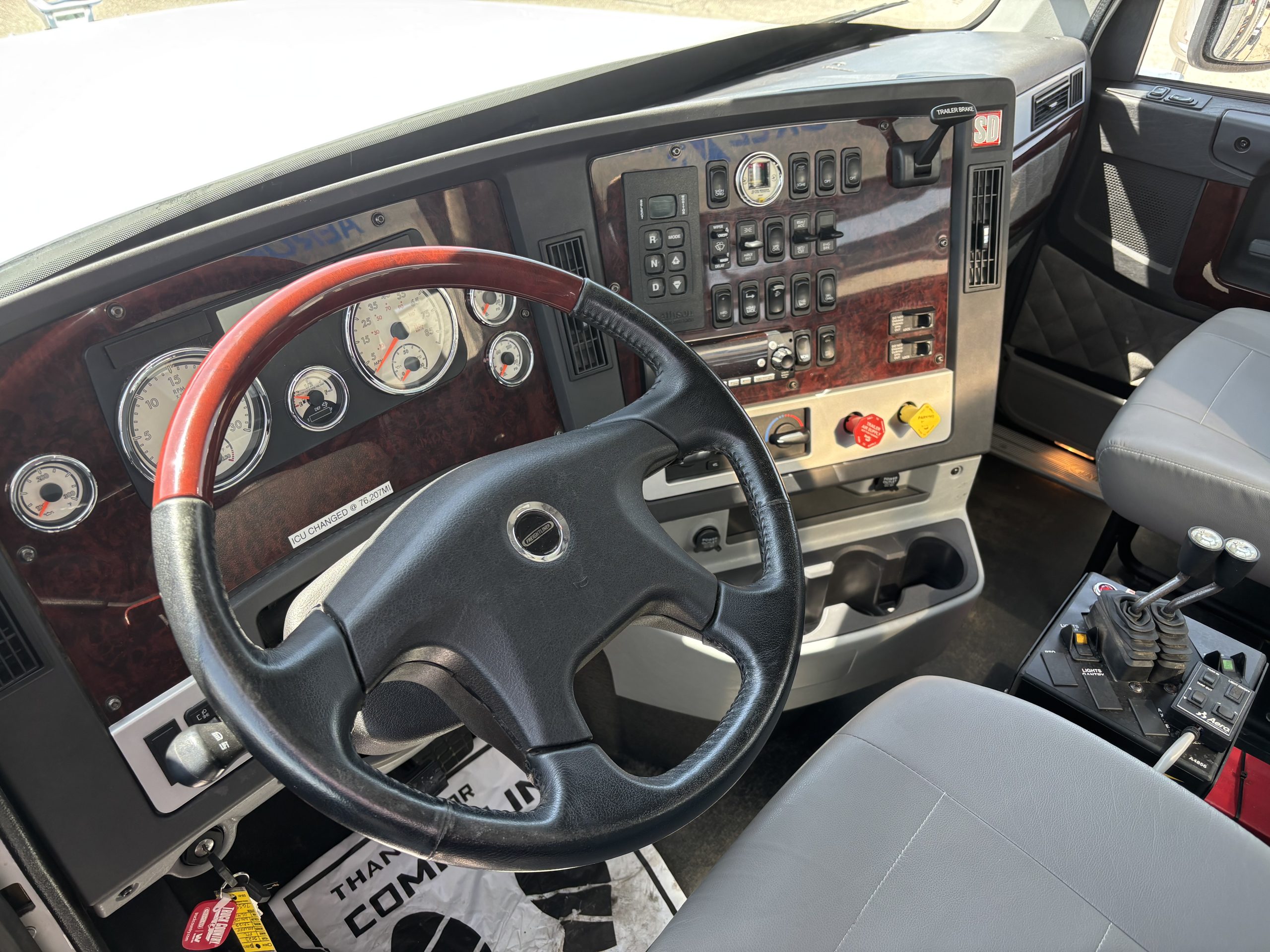 2023 Freightliner 122SD 2023 Freightliner 122SD - image 4 of 6