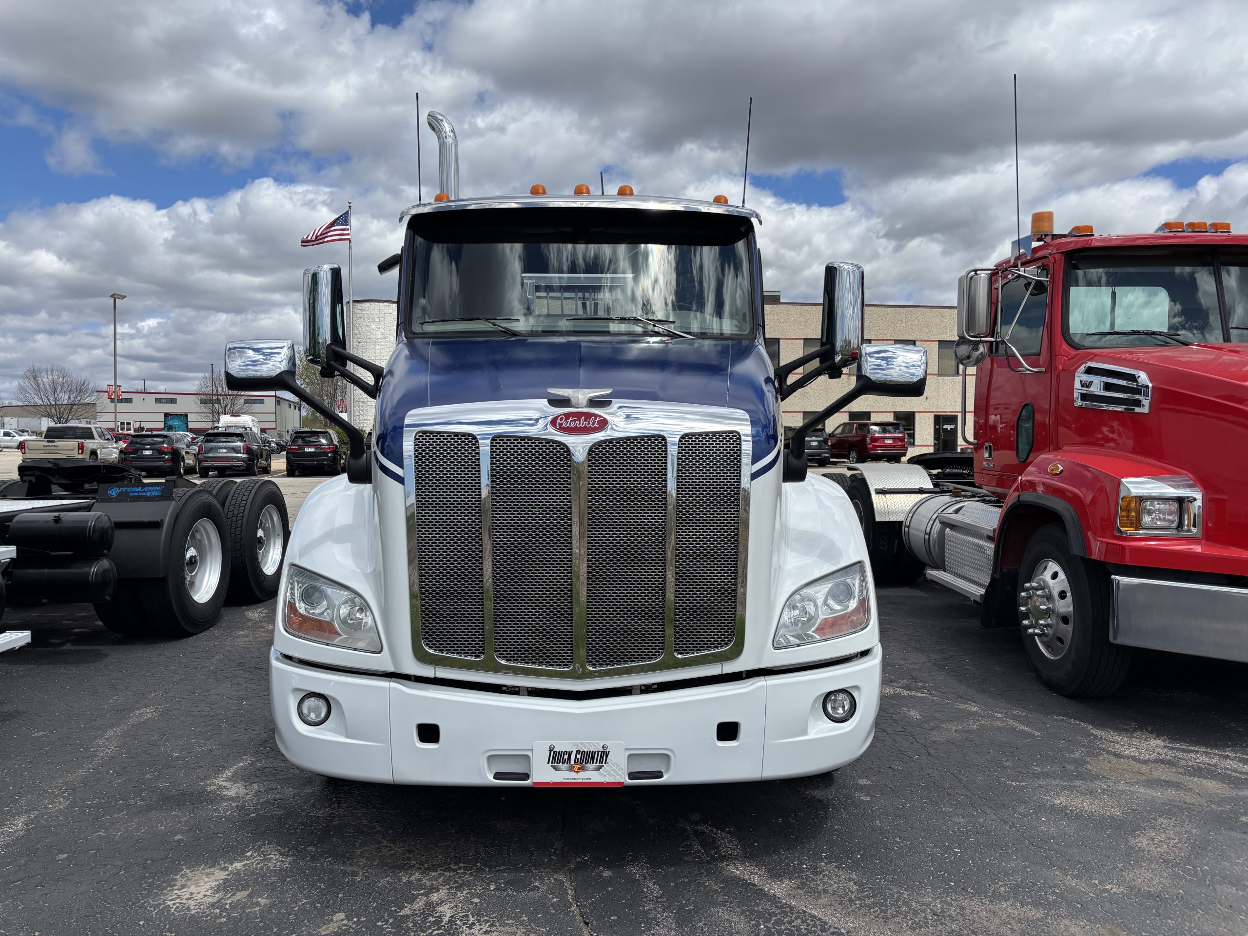 2019 Peterbilt 579 2019 Peterbilt 579 - image 2 of 6