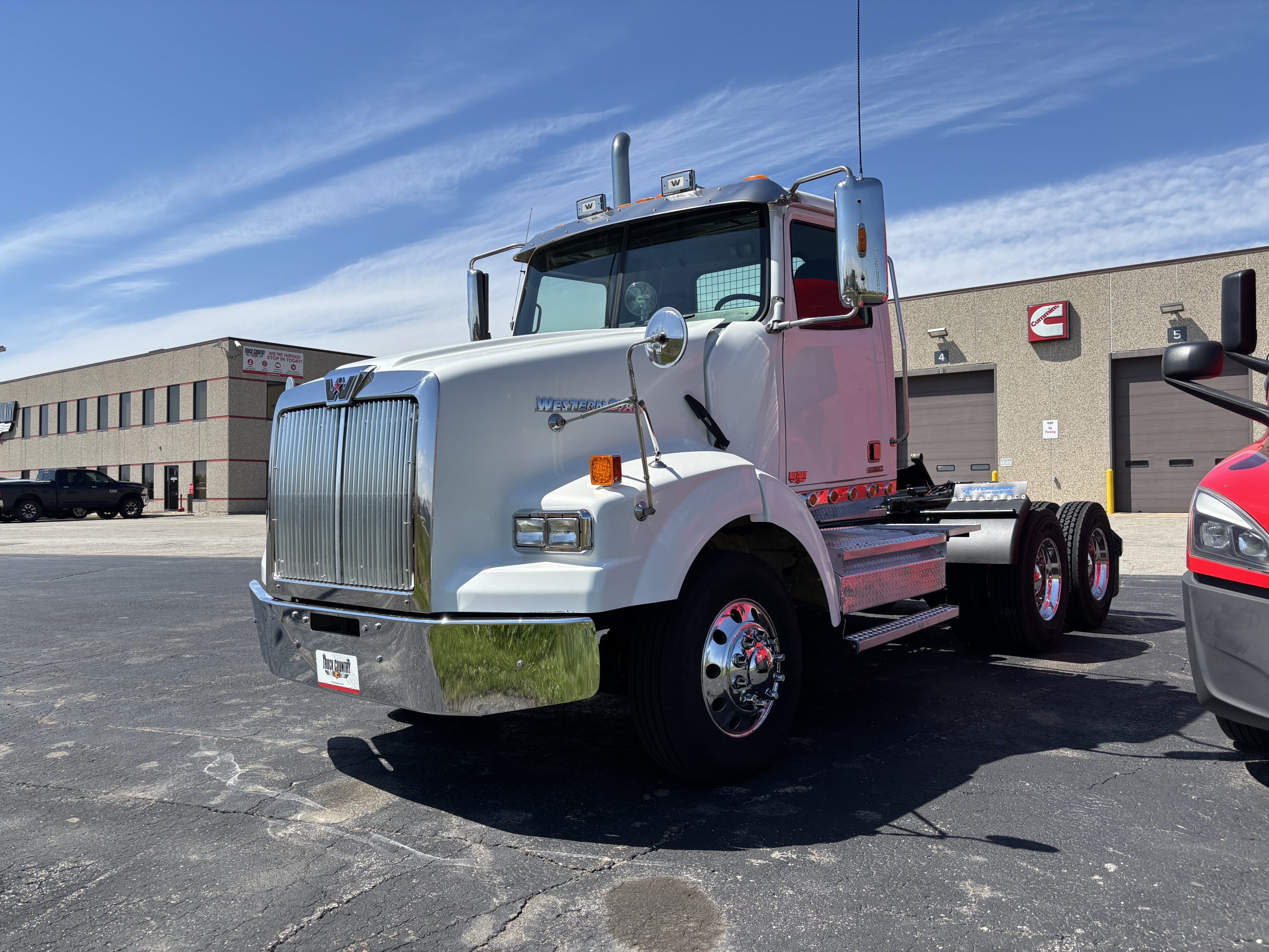 2016 Western Star 4900SA 2016 Western Star 4900SA - image 1 of 4