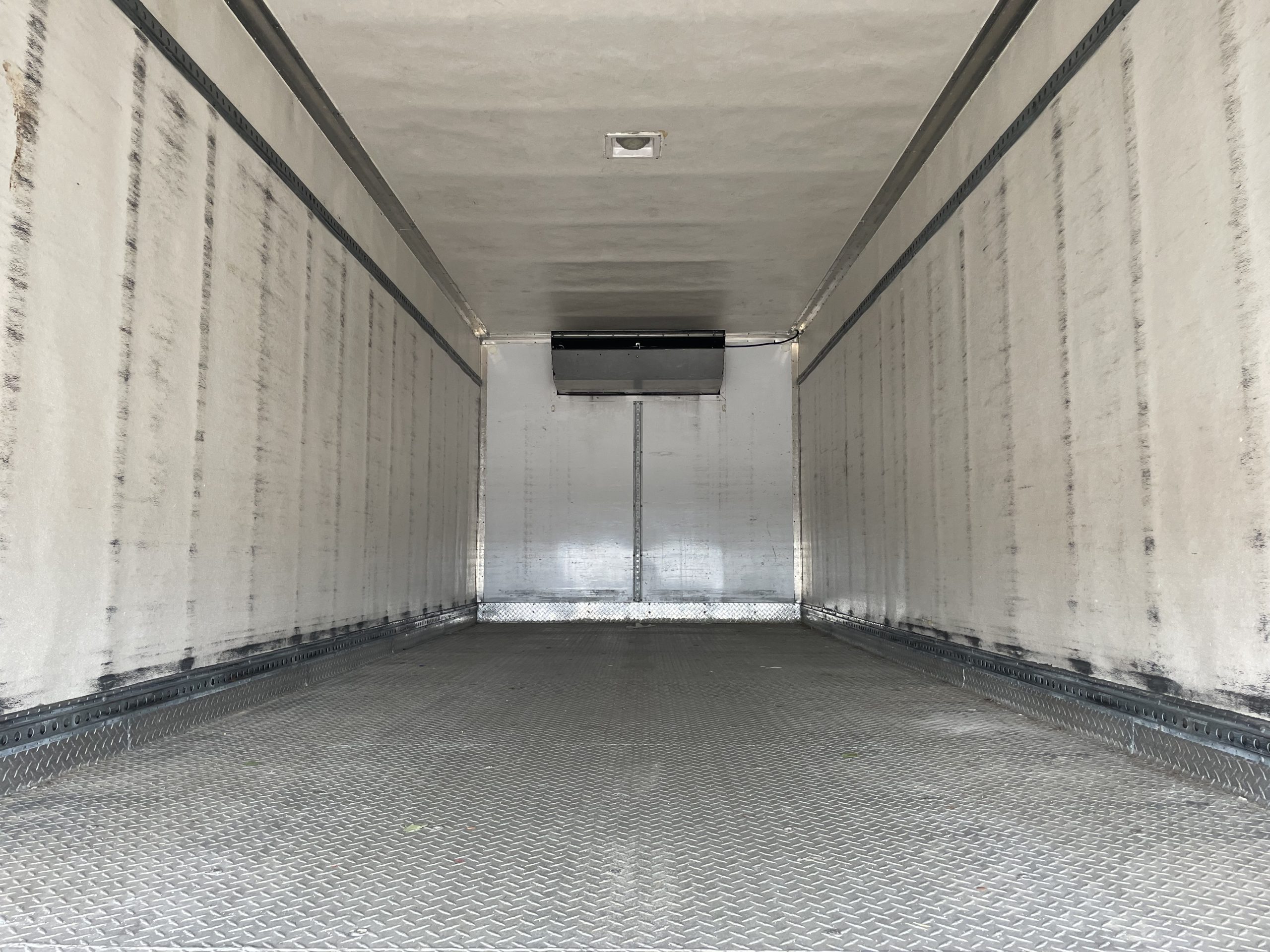 2016 Hino 268 2016 Hino 268 - image 2 of 6