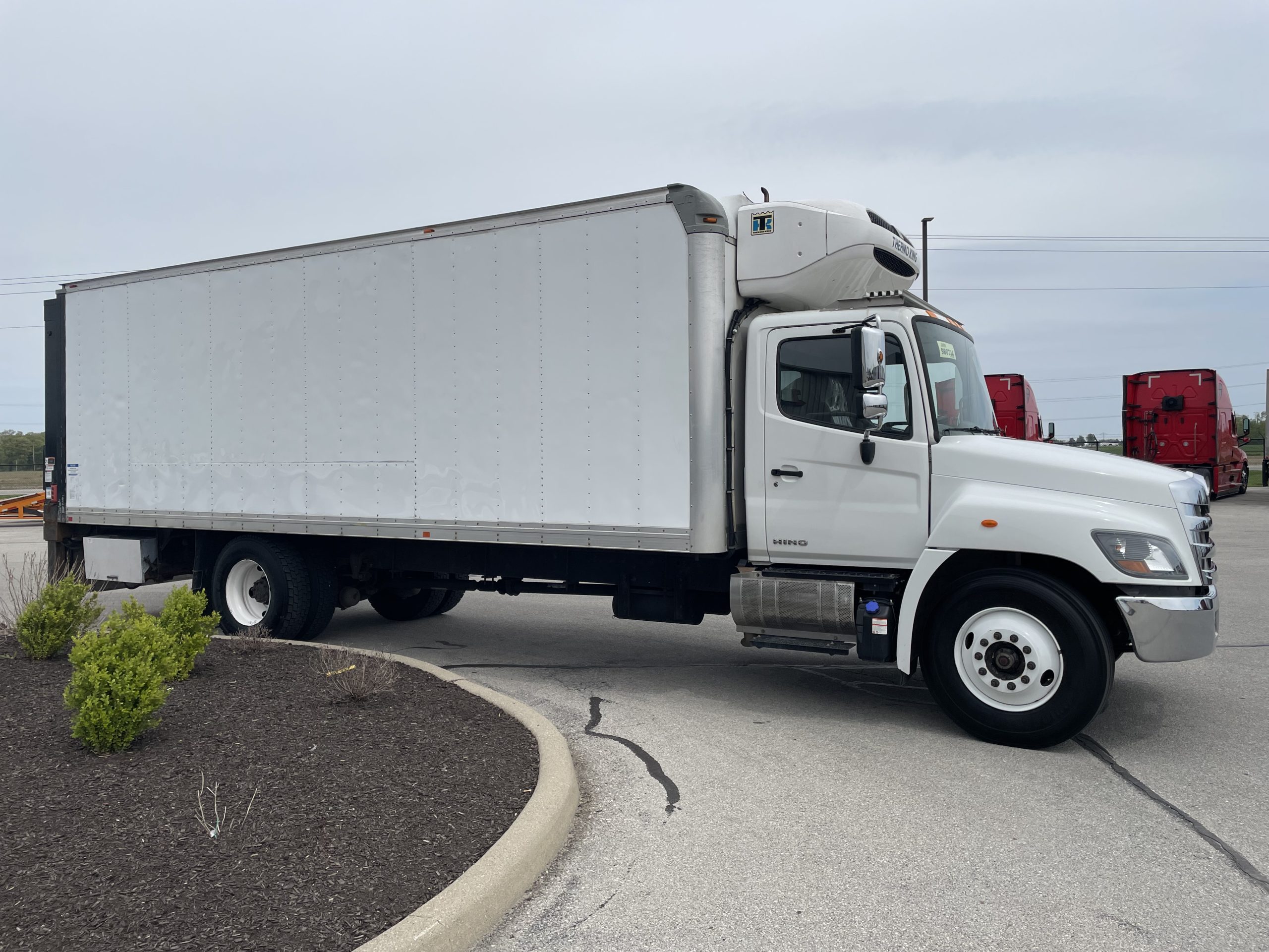 2016 Hino 268 2016 Hino 268 - image 6 of 6