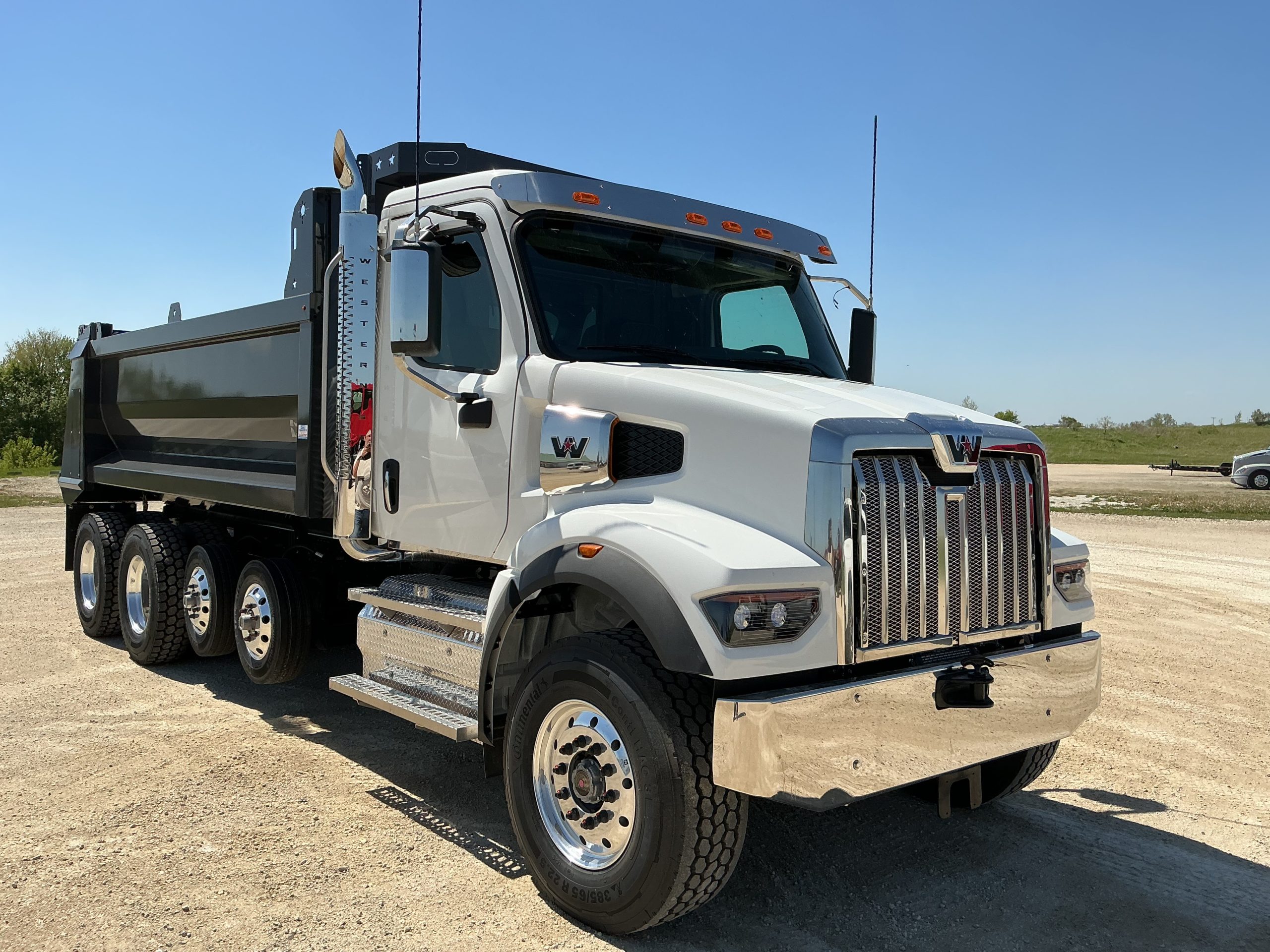 2026 Western Star 47X 2026 Western Star 47X - image 2 of 6