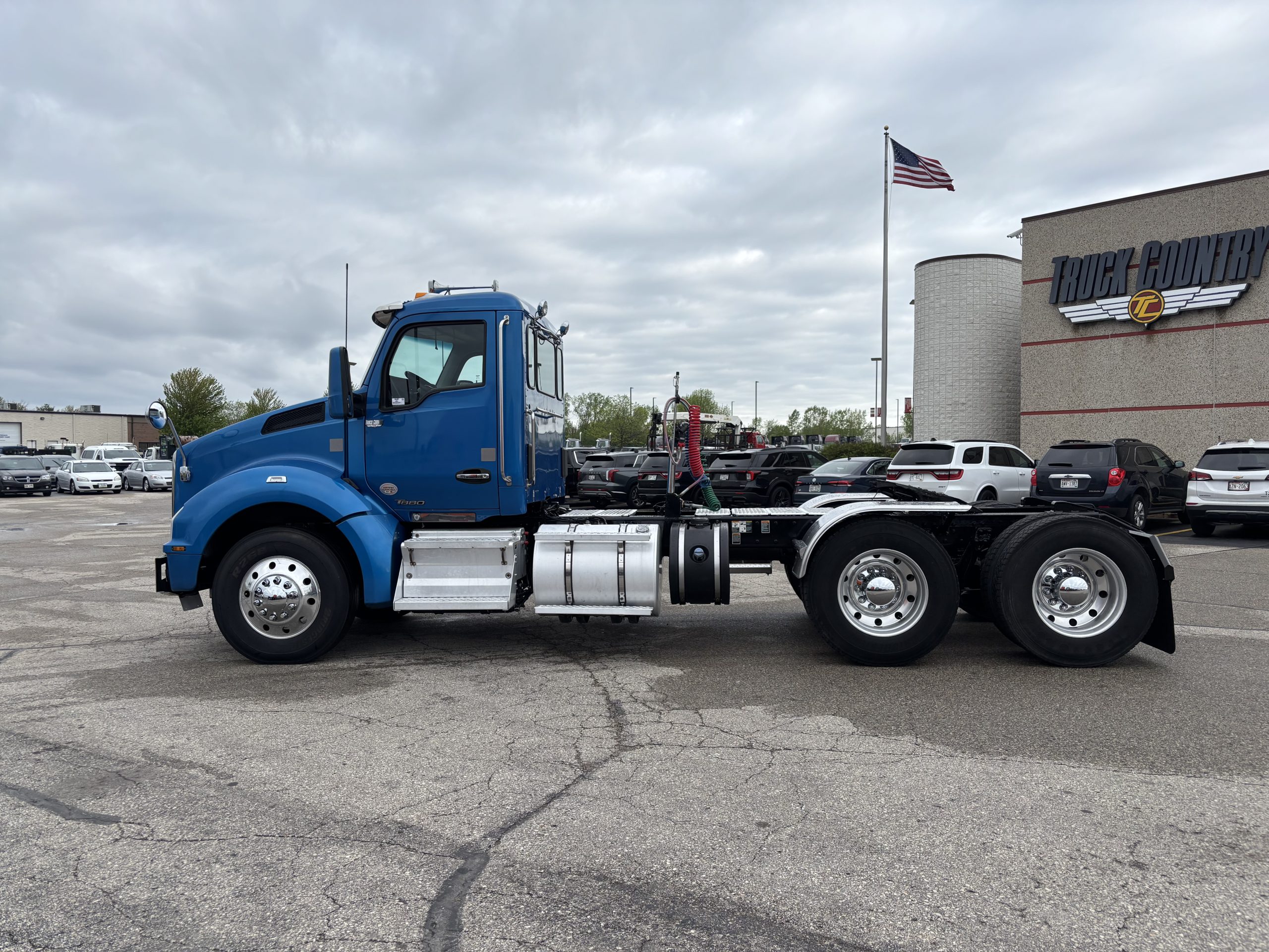 2021 Kenworth T880 2021 Kenworth T880 - image 5 of 6