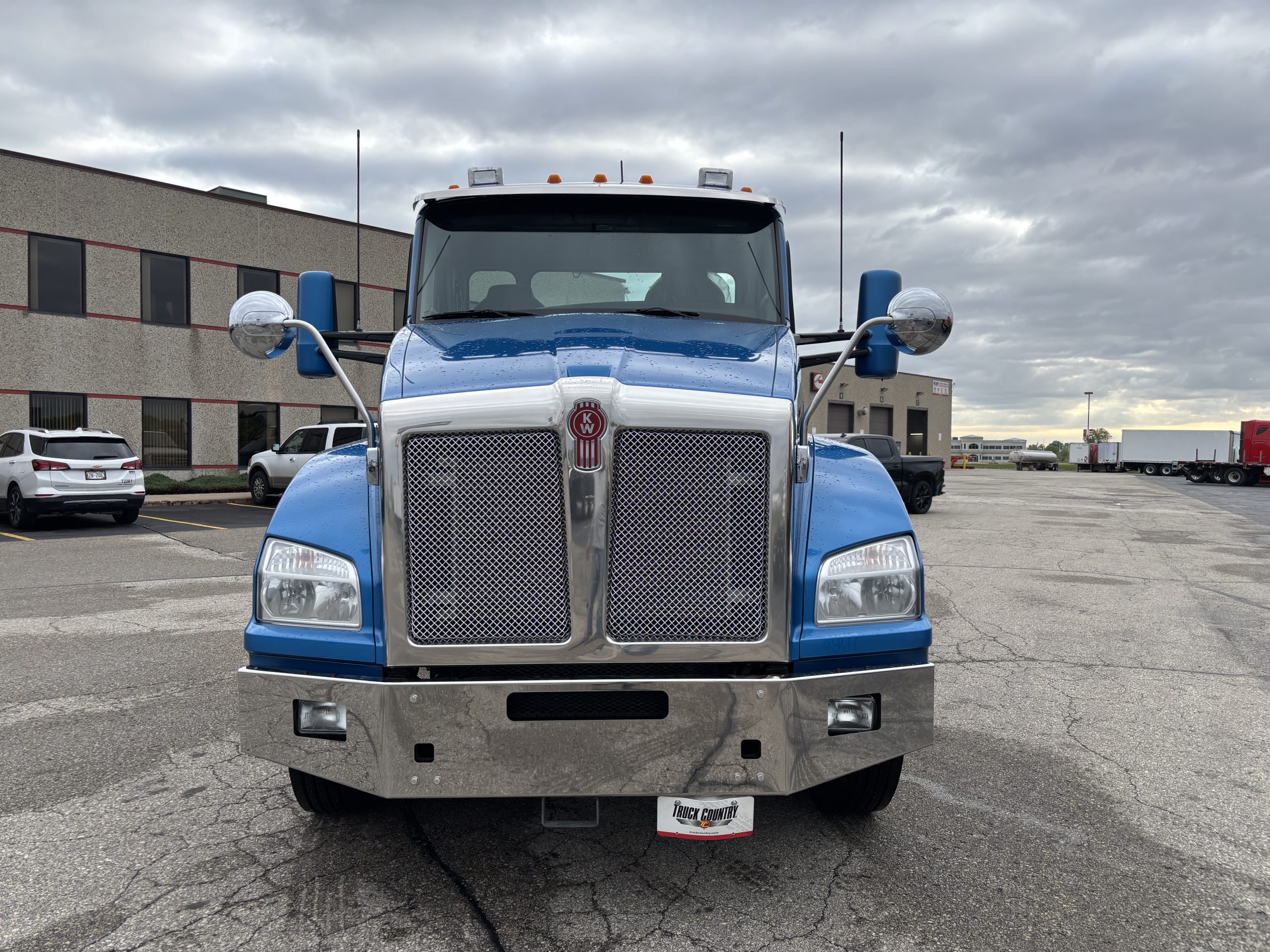 2021 Kenworth T880 2021 Kenworth T880 - image 2 of 6