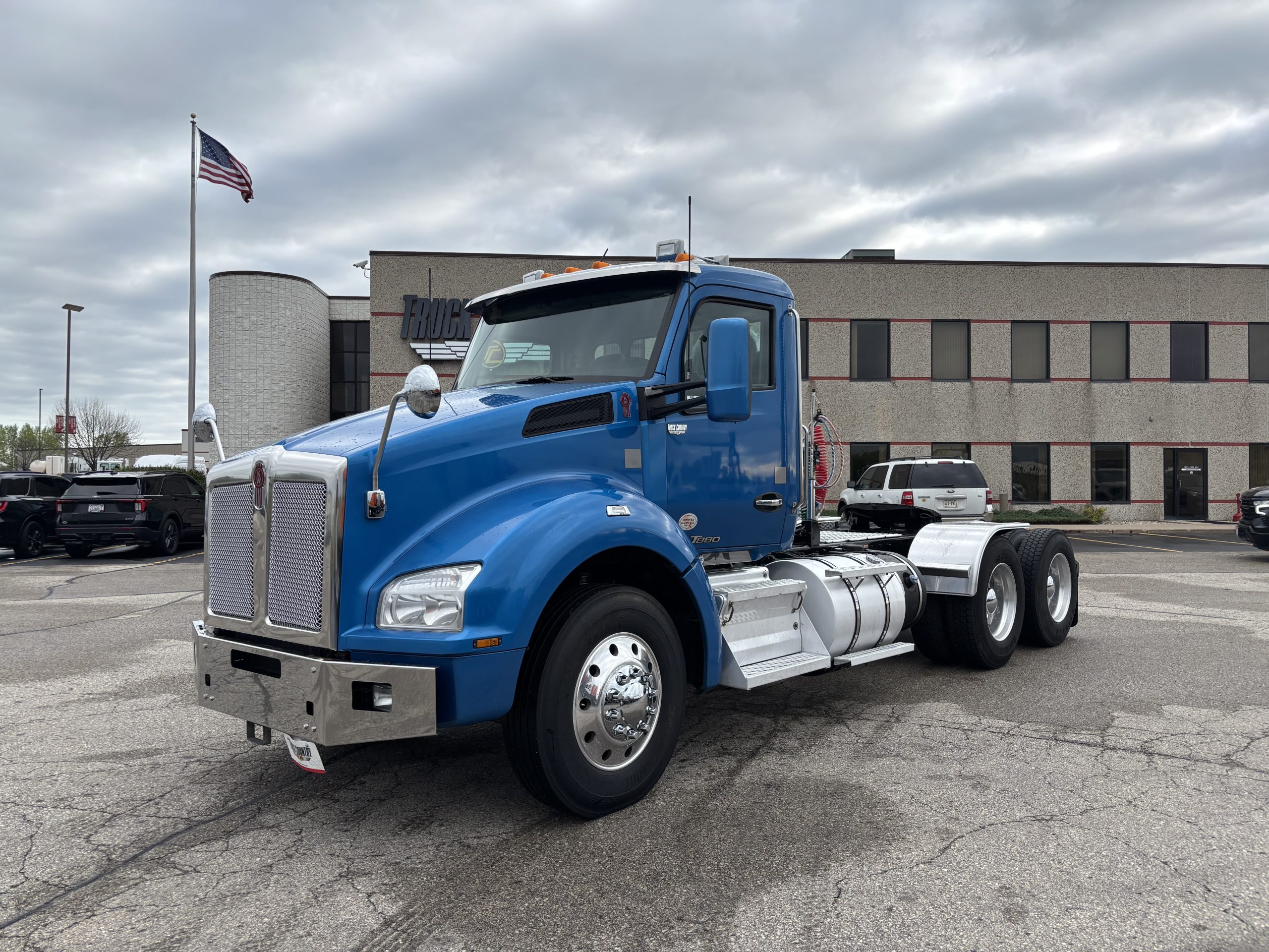 2021 Kenworth T880 2021 Kenworth T880 - image 1 of 6