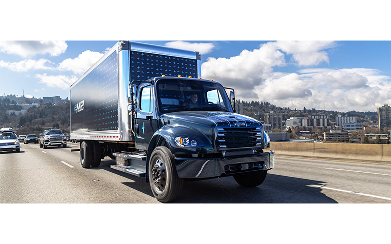 Freightliner eM2 4k1a9809-ret_flat_2000x834 Freightliner eM2 4k1a9809-ret_flat_2000x834