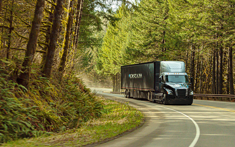 Freightliner eM2 blog_electric_hero Freightliner eM2 blog_electric_hero